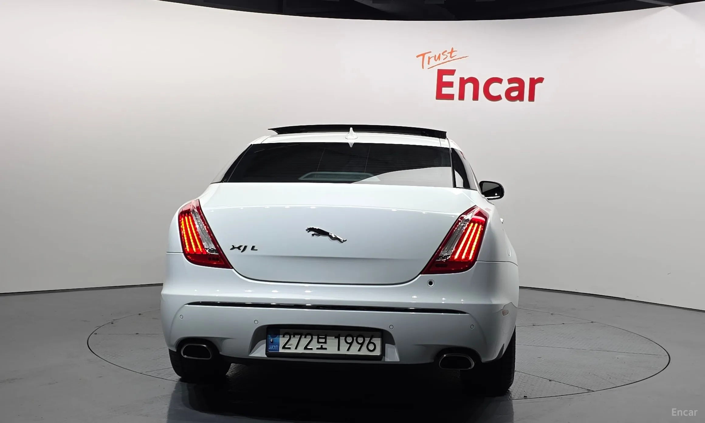 Jaguar All New XJ превью 4
