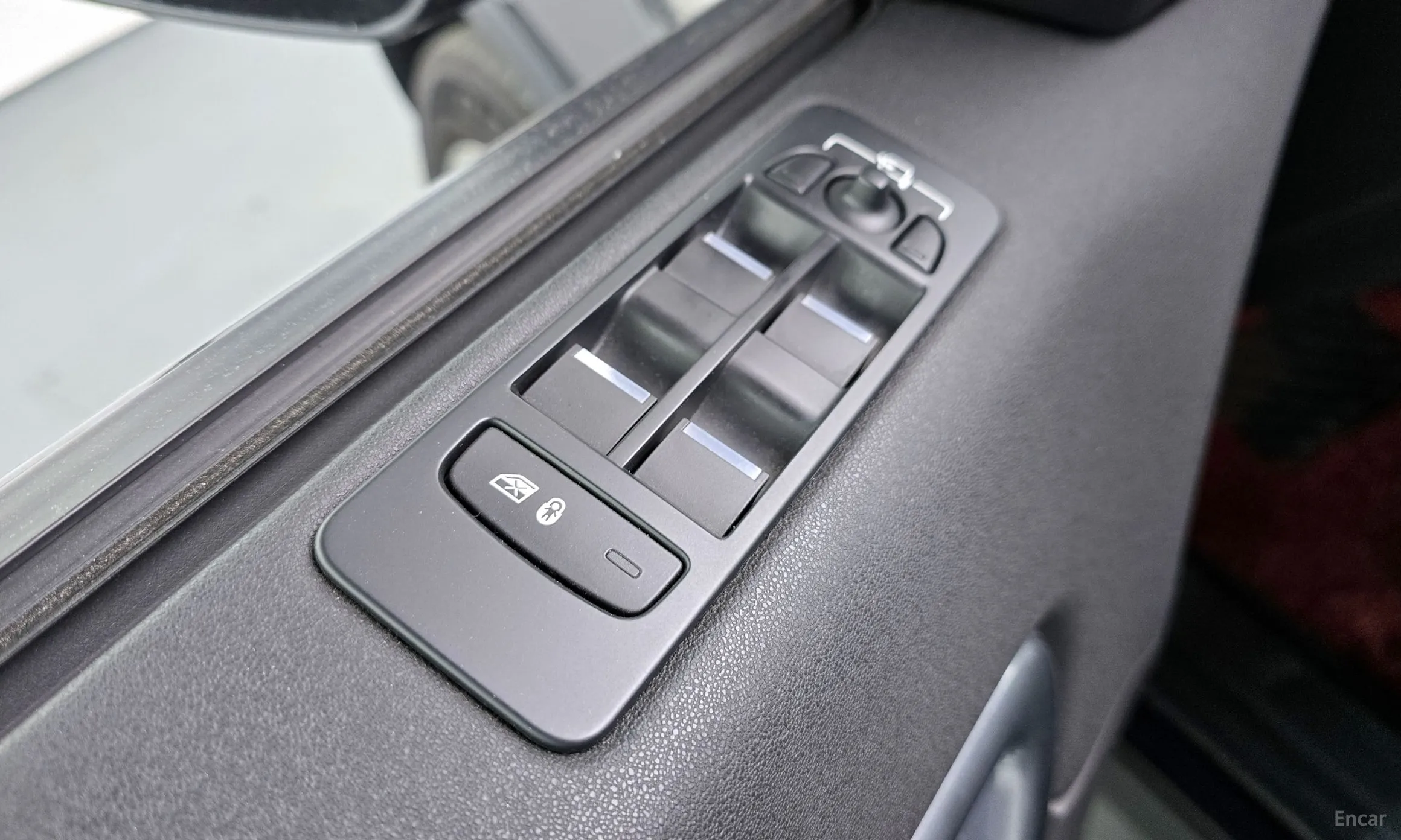 Land Rover Discovery Sports превью 17