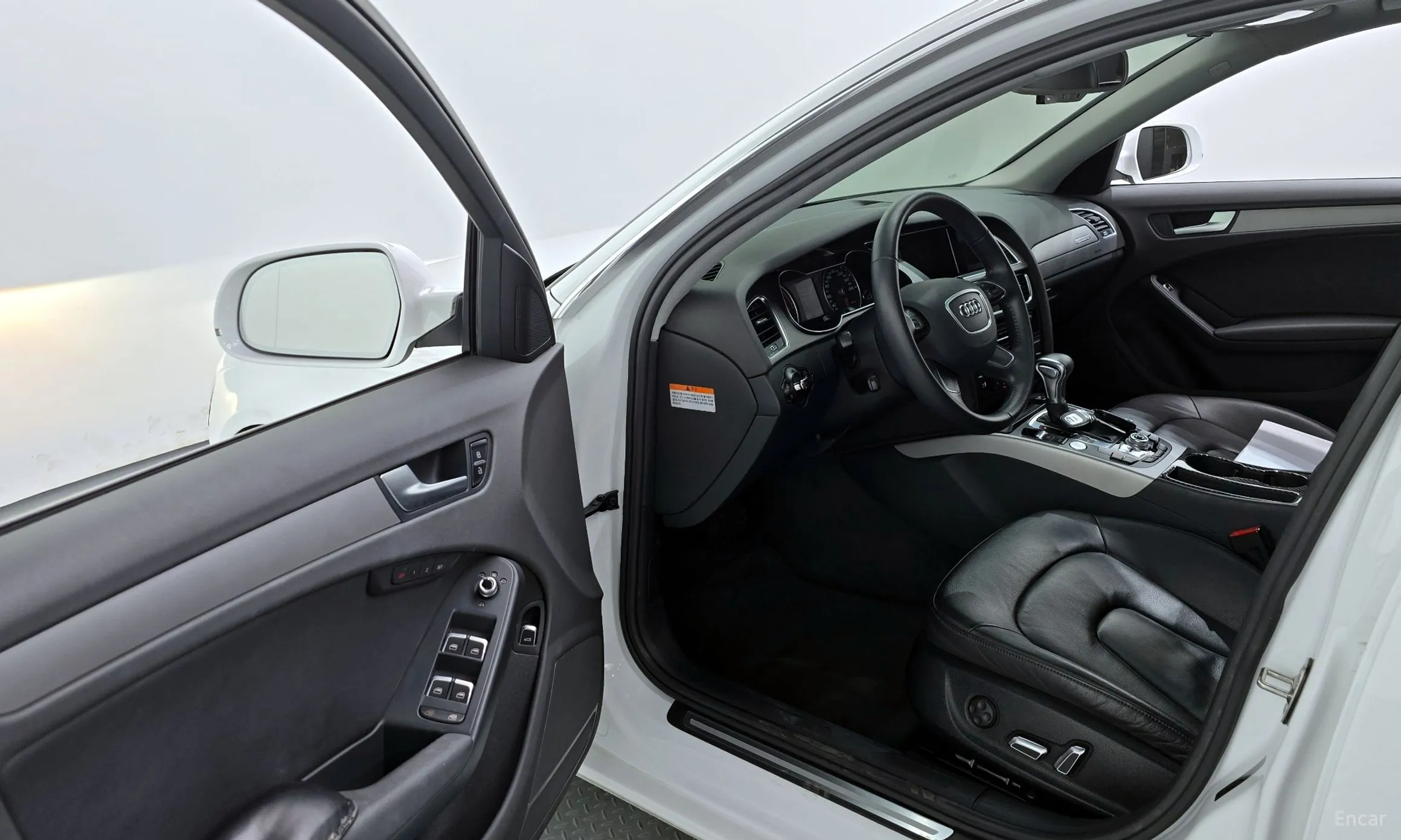 Audi New A4 превью 10