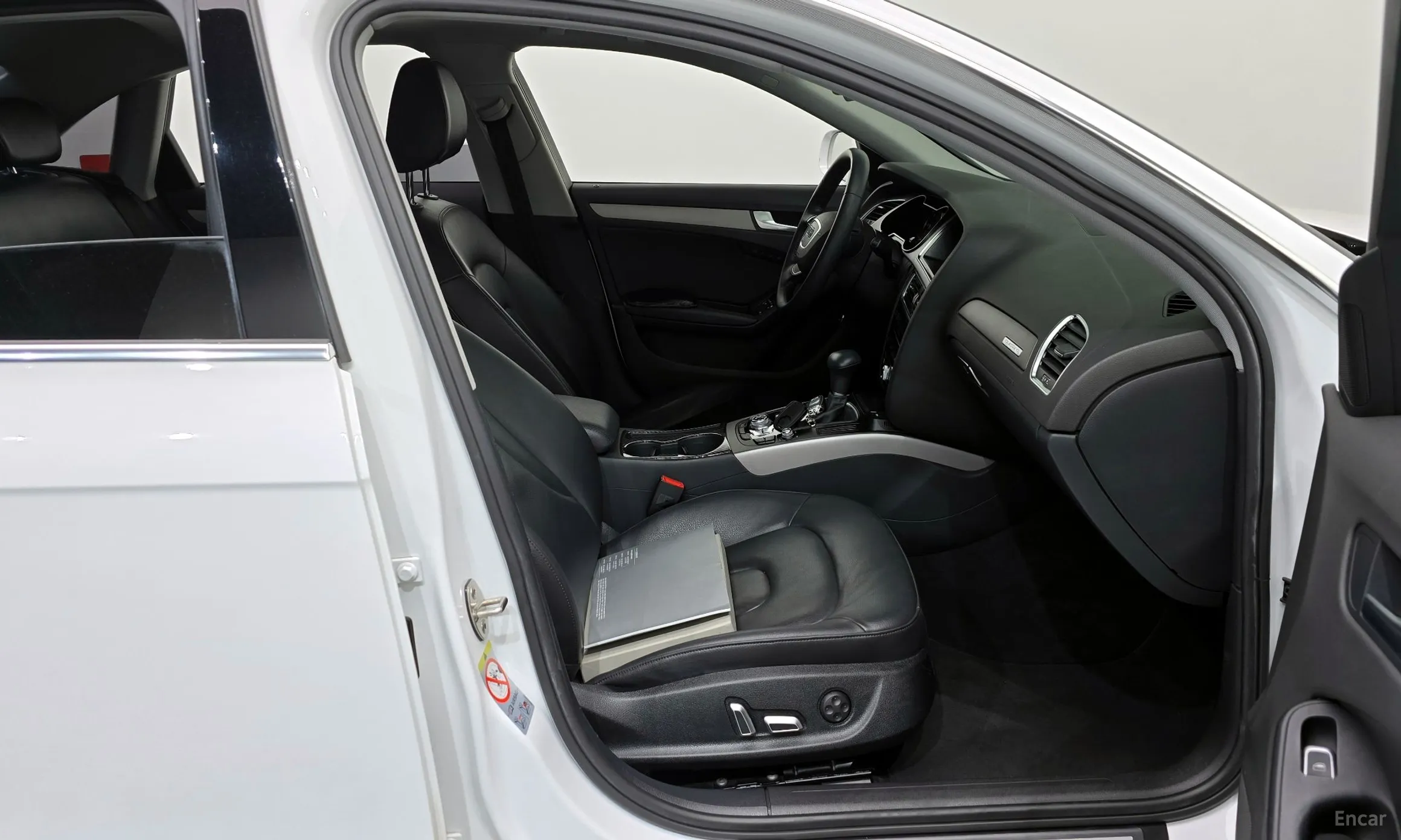 Audi New A4 превью 11