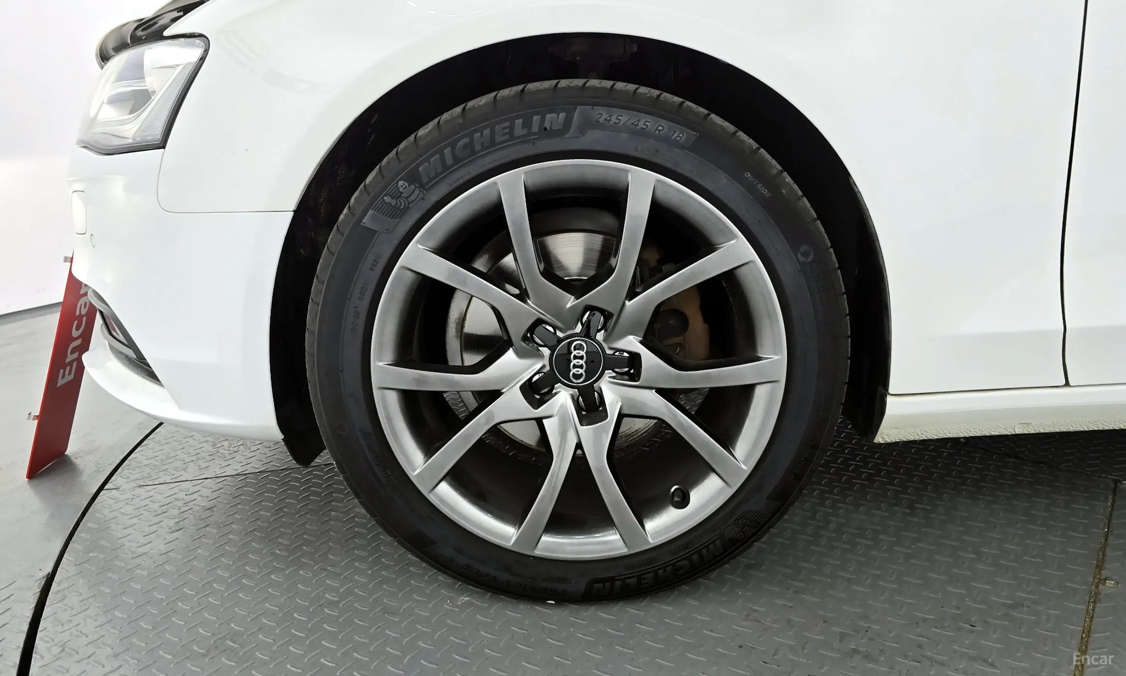 Audi New A4 превью 5