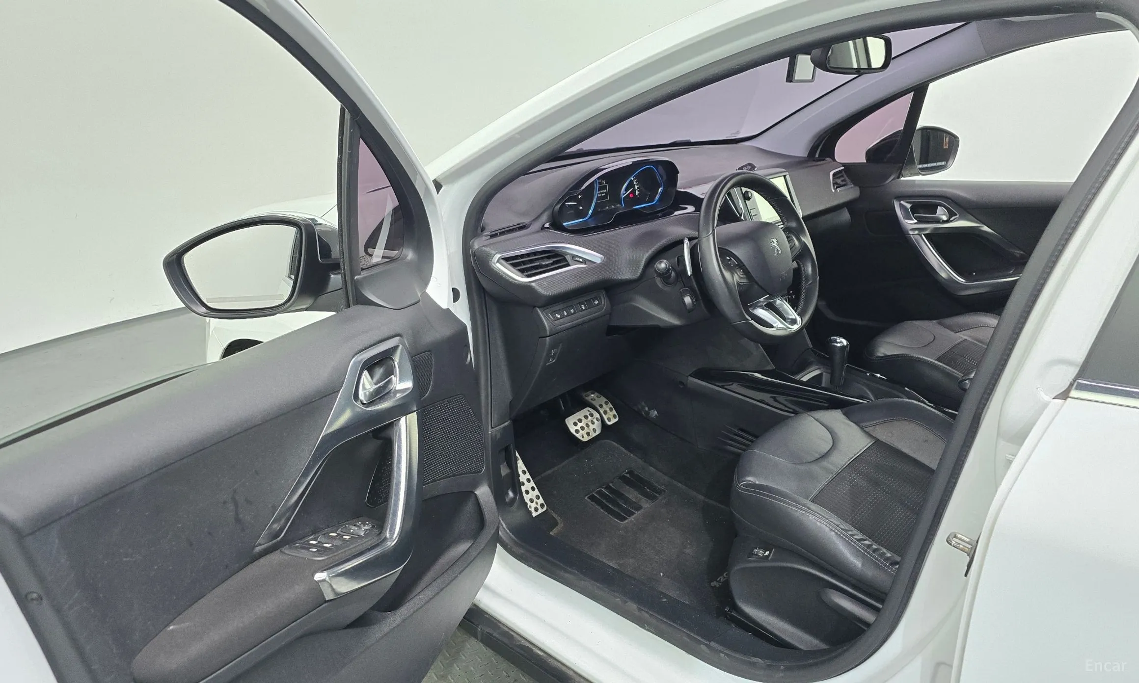 Peugeot 2008. превью 10