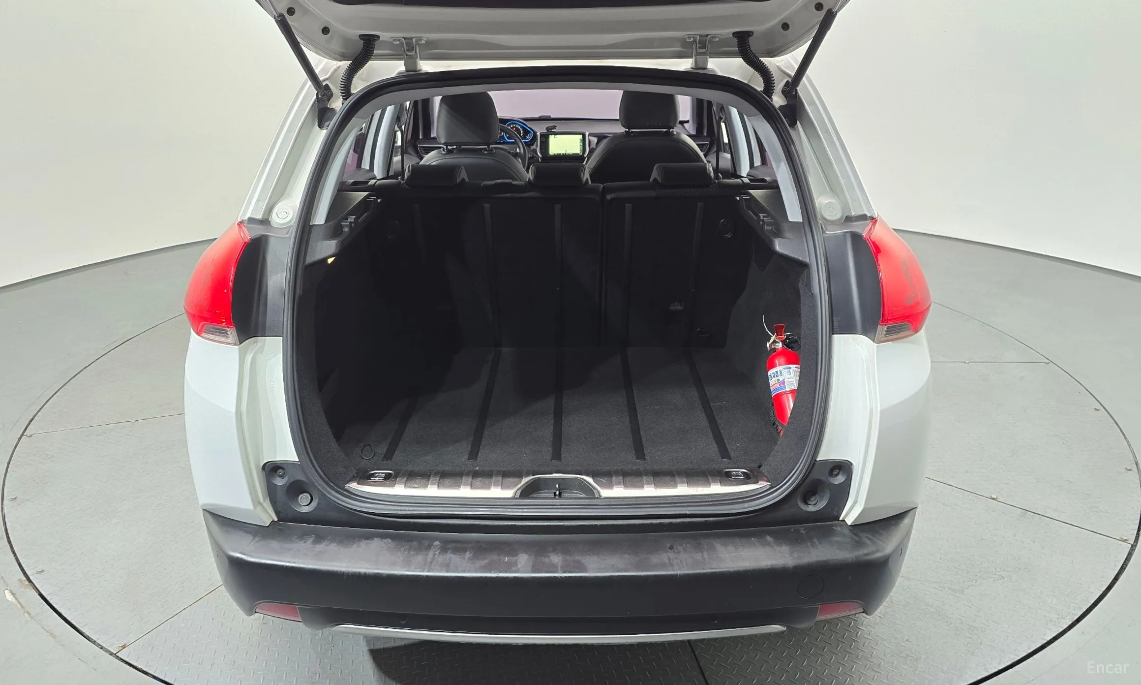 Peugeot 2008. превью 20