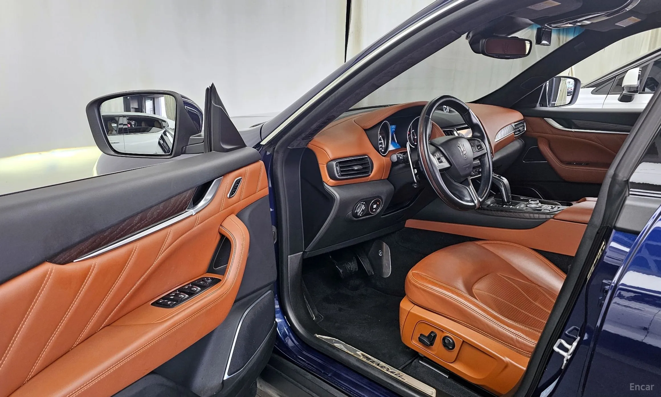 Maserati Levante превью 10