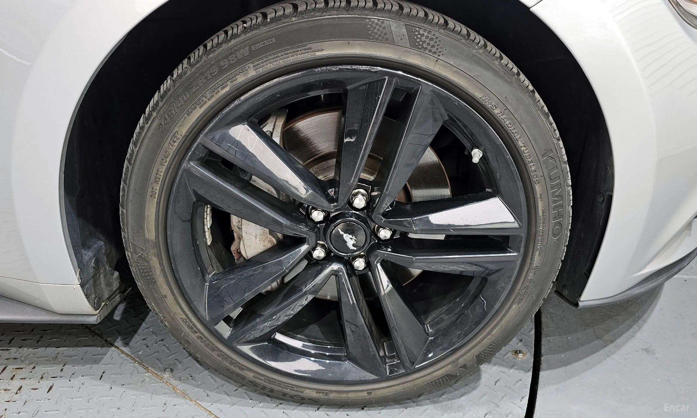 Ford Mustang превью 5