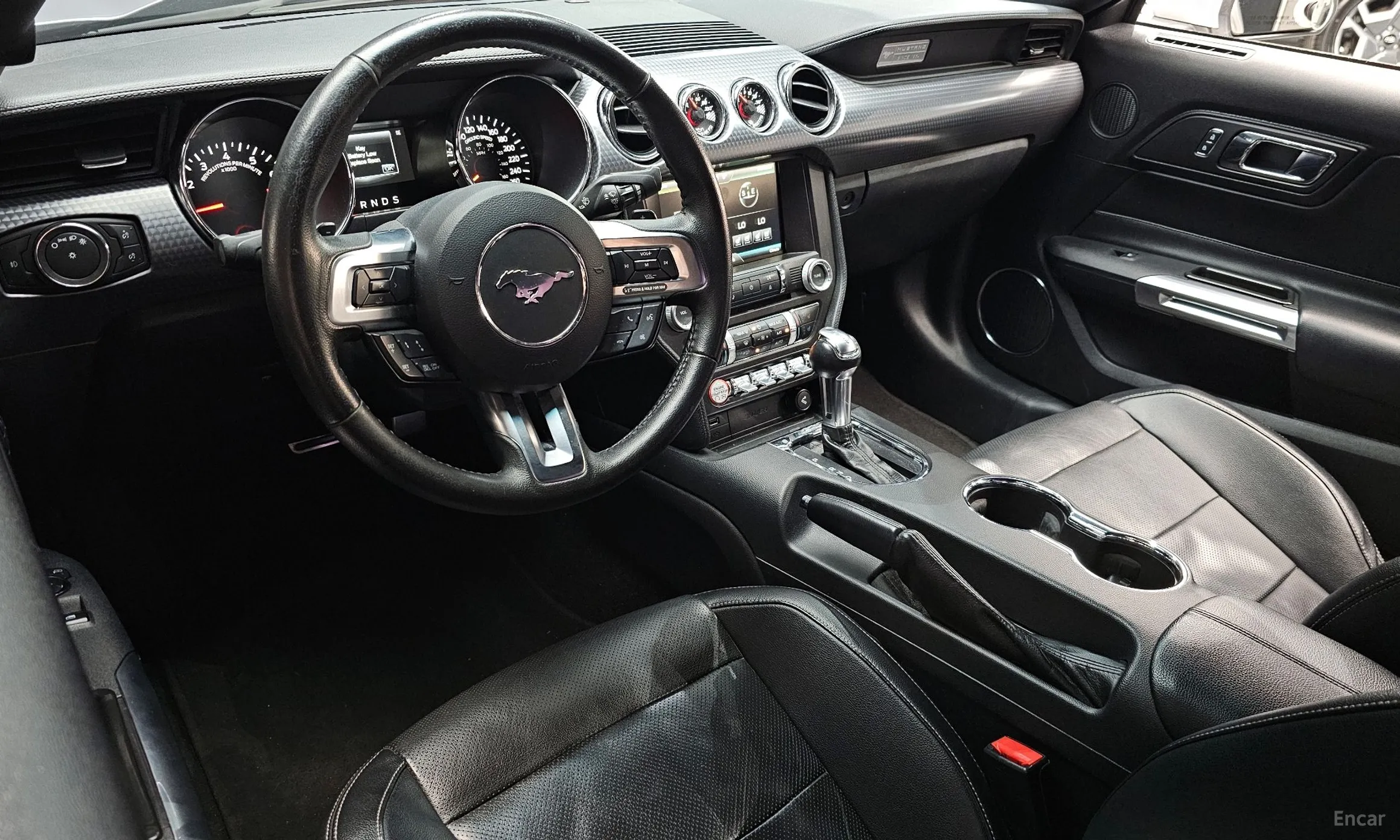 Ford Mustang превью 7