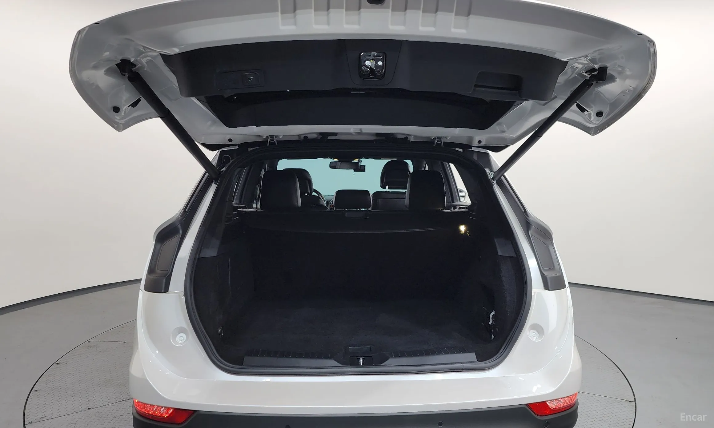 Lincoln MKC превью 20