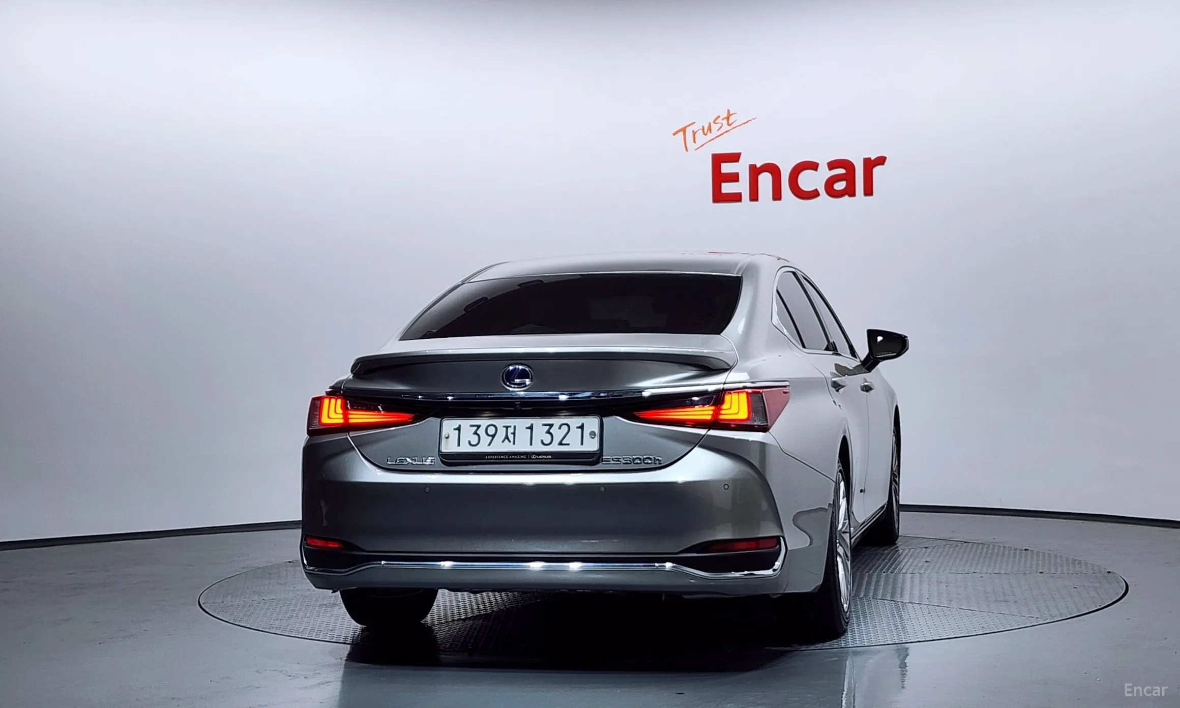 Lexus ES300h 7th Generation превью 4
