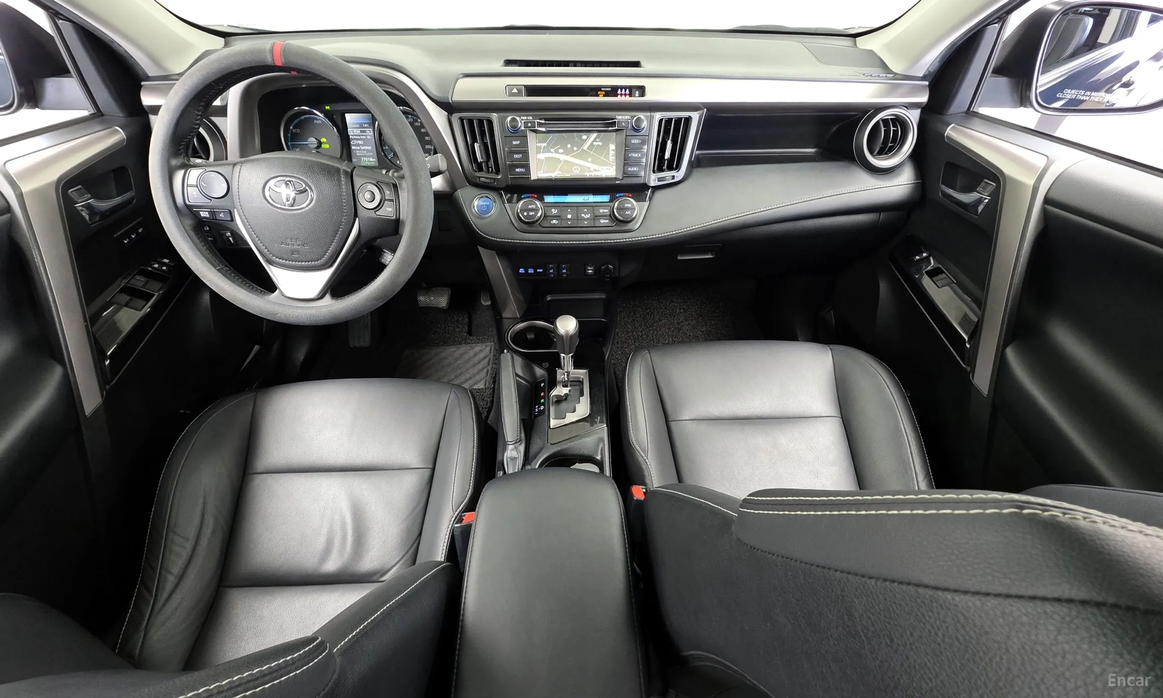 Toyota RAV4 превью 7