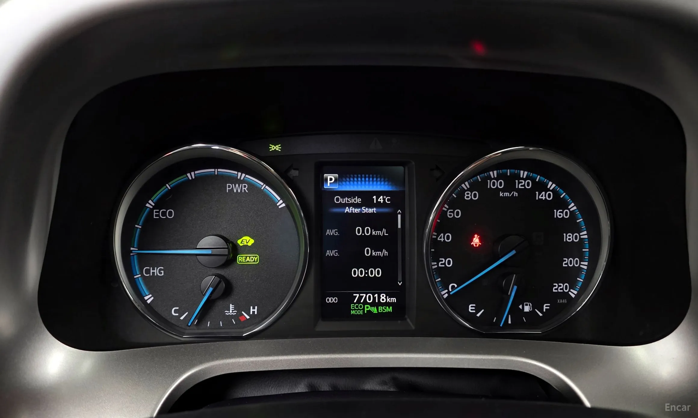 Toyota RAV4 превью 8