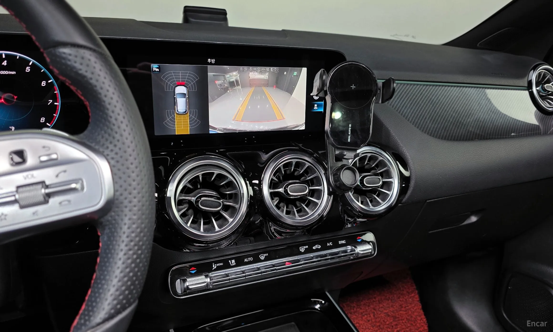 Mercedes Benz GLA-Class H247 превью 15