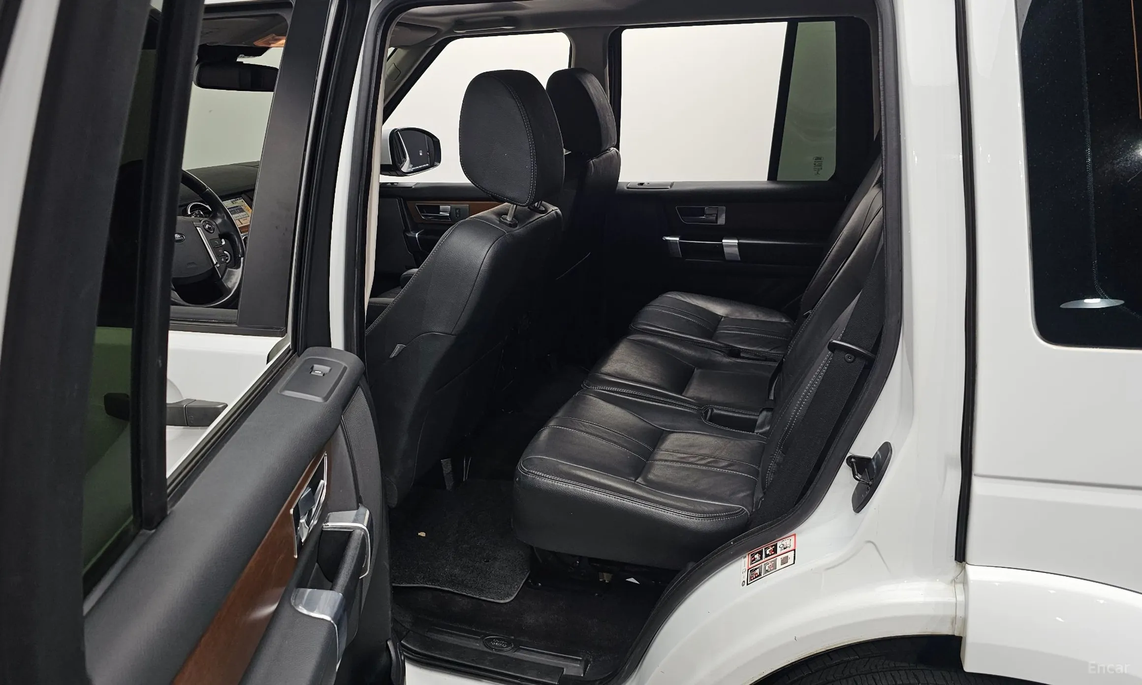 Land Rover Discovery 4 превью 11