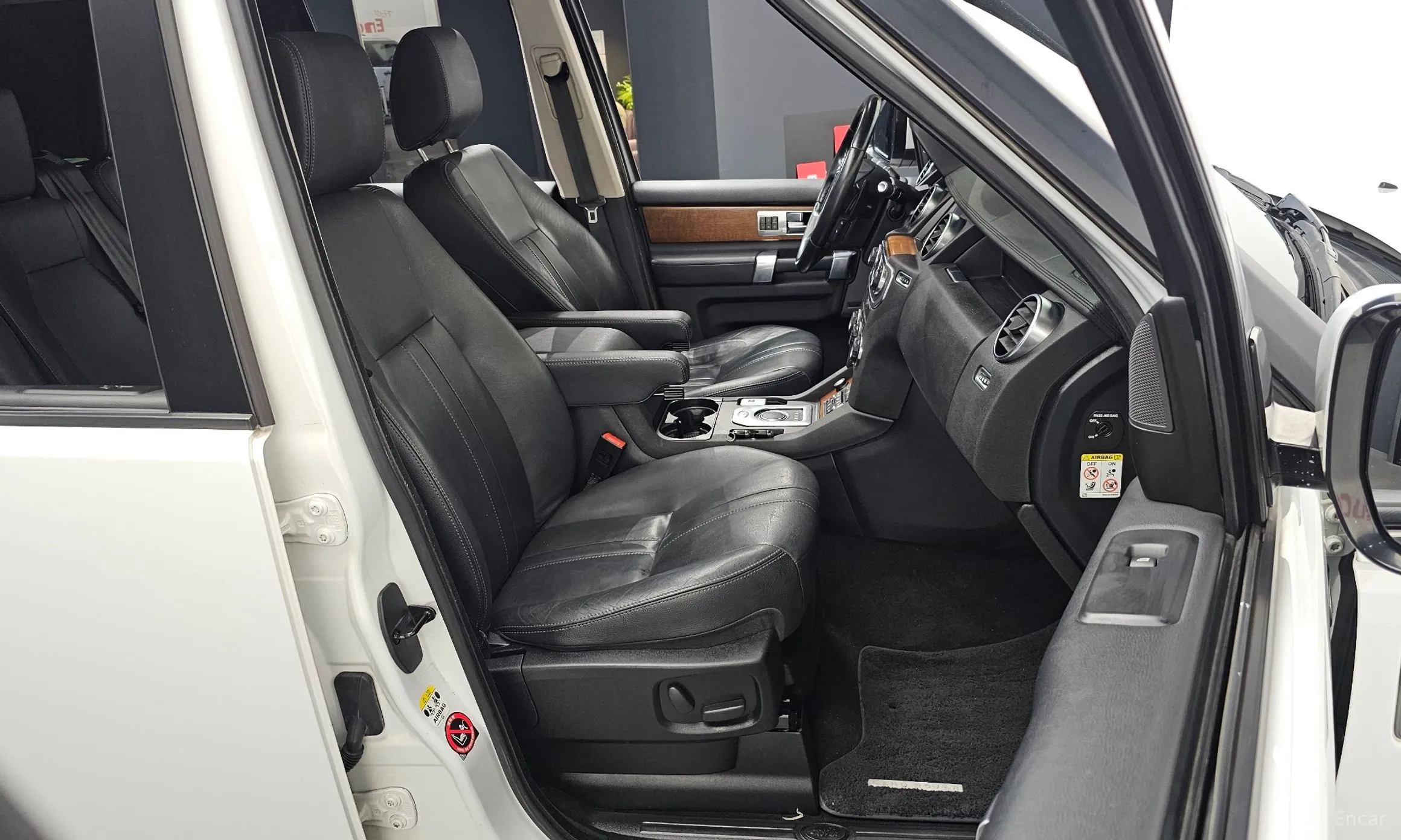 Land Rover Discovery 4 превью 12