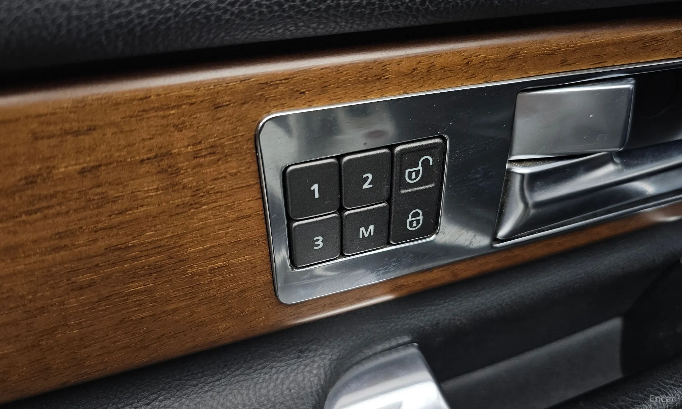 Land Rover Discovery 4 превью 13