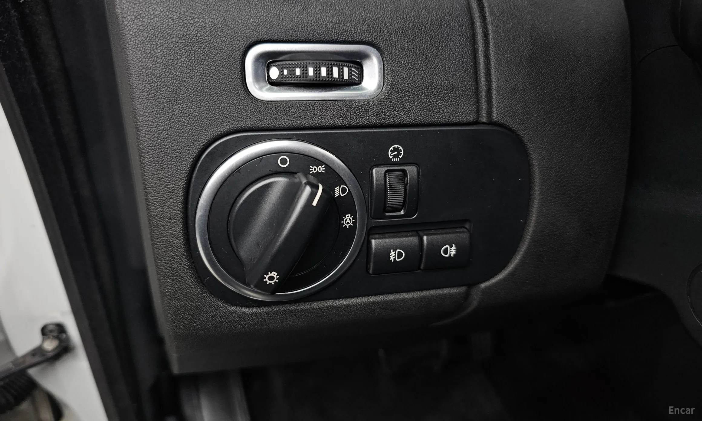 Land Rover Discovery 4 превью 14