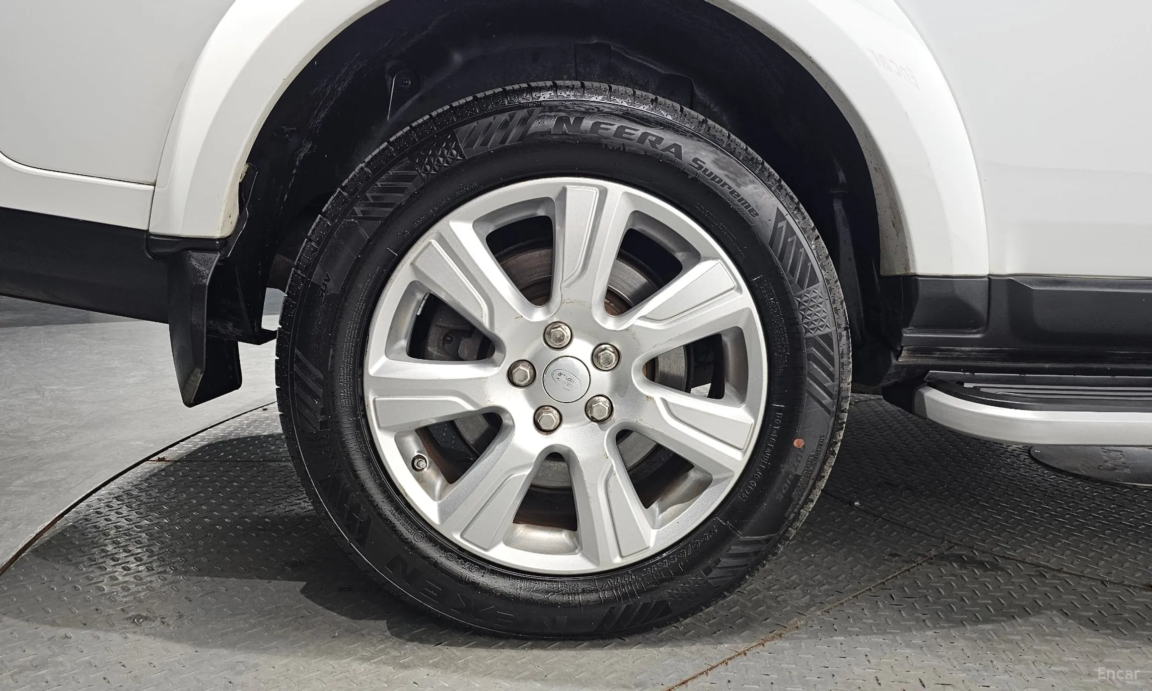 Land Rover Discovery 4 превью 5