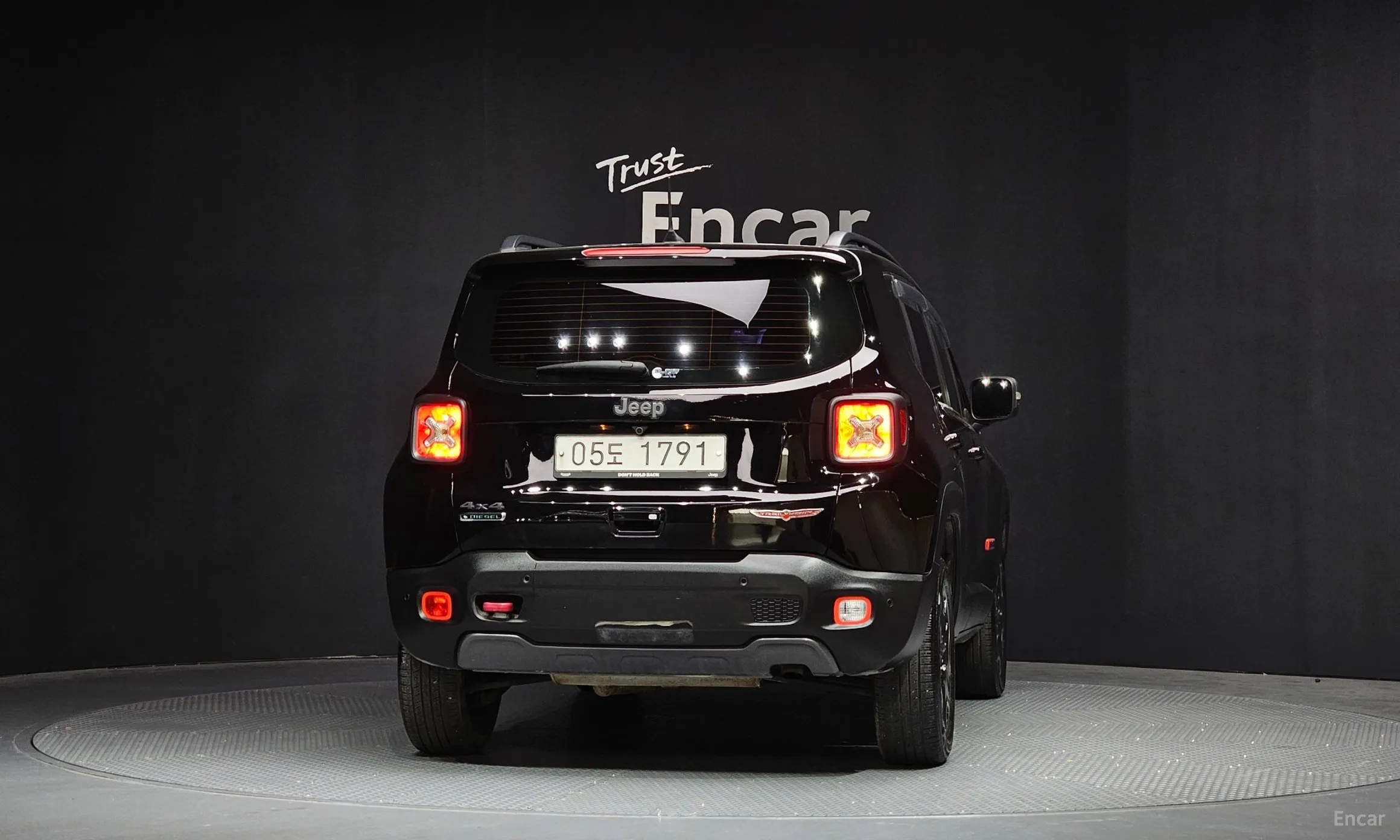 Jeep Renegade превью 4