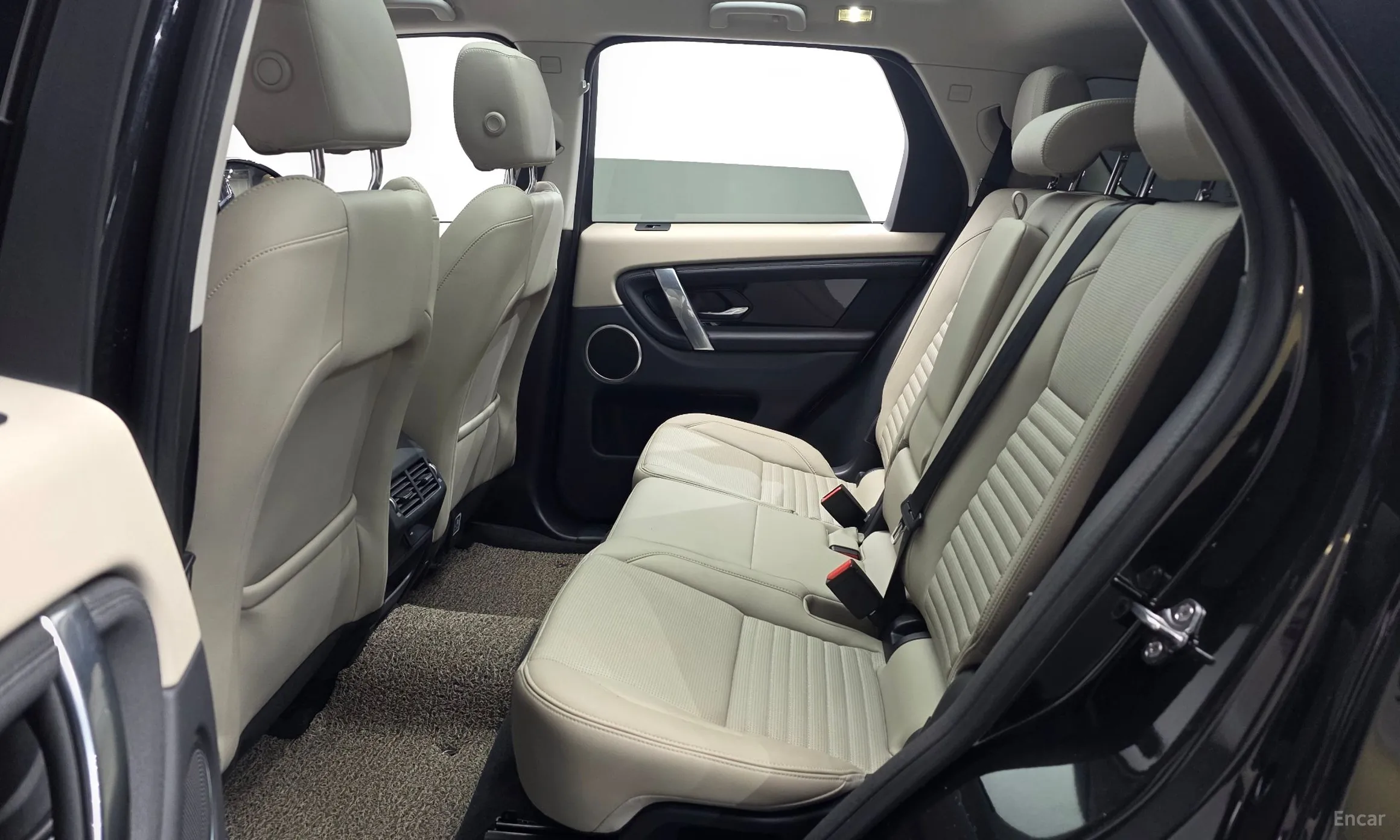 Land Rover Discovery Sports превью 12