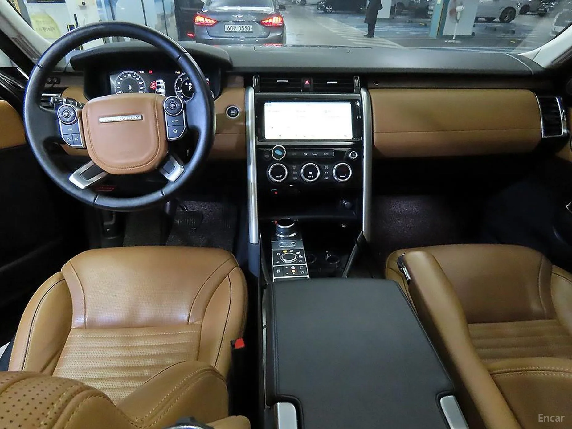 Land Rover Discovery 5 превью 10
