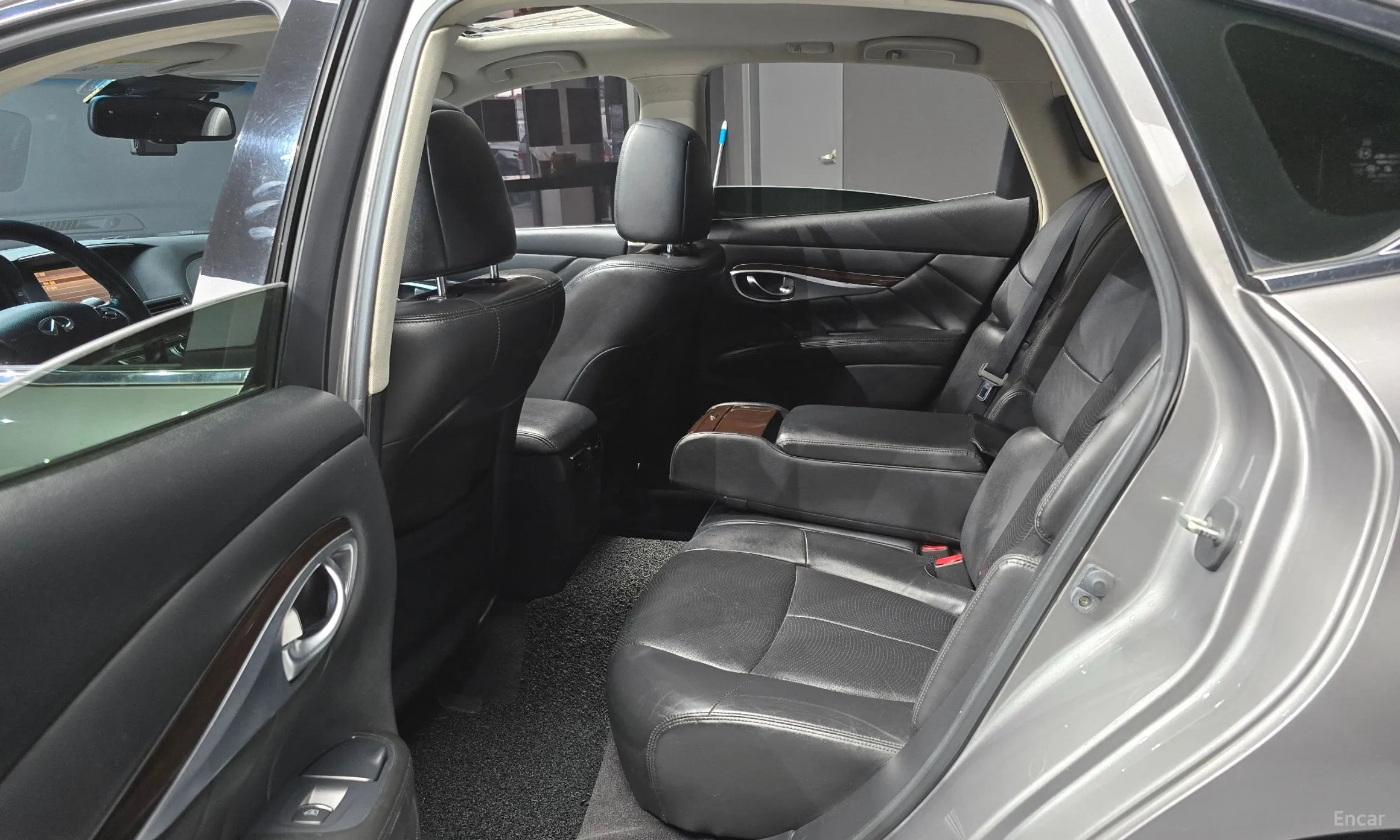 Infiniti M37 превью 13