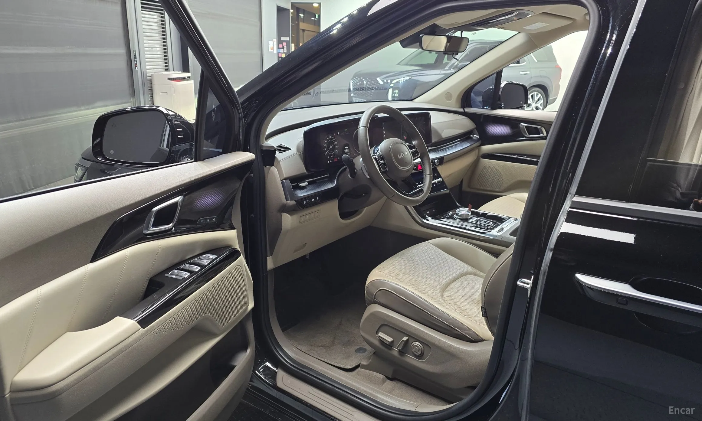 Kia Carnival Gen 4 превью 10