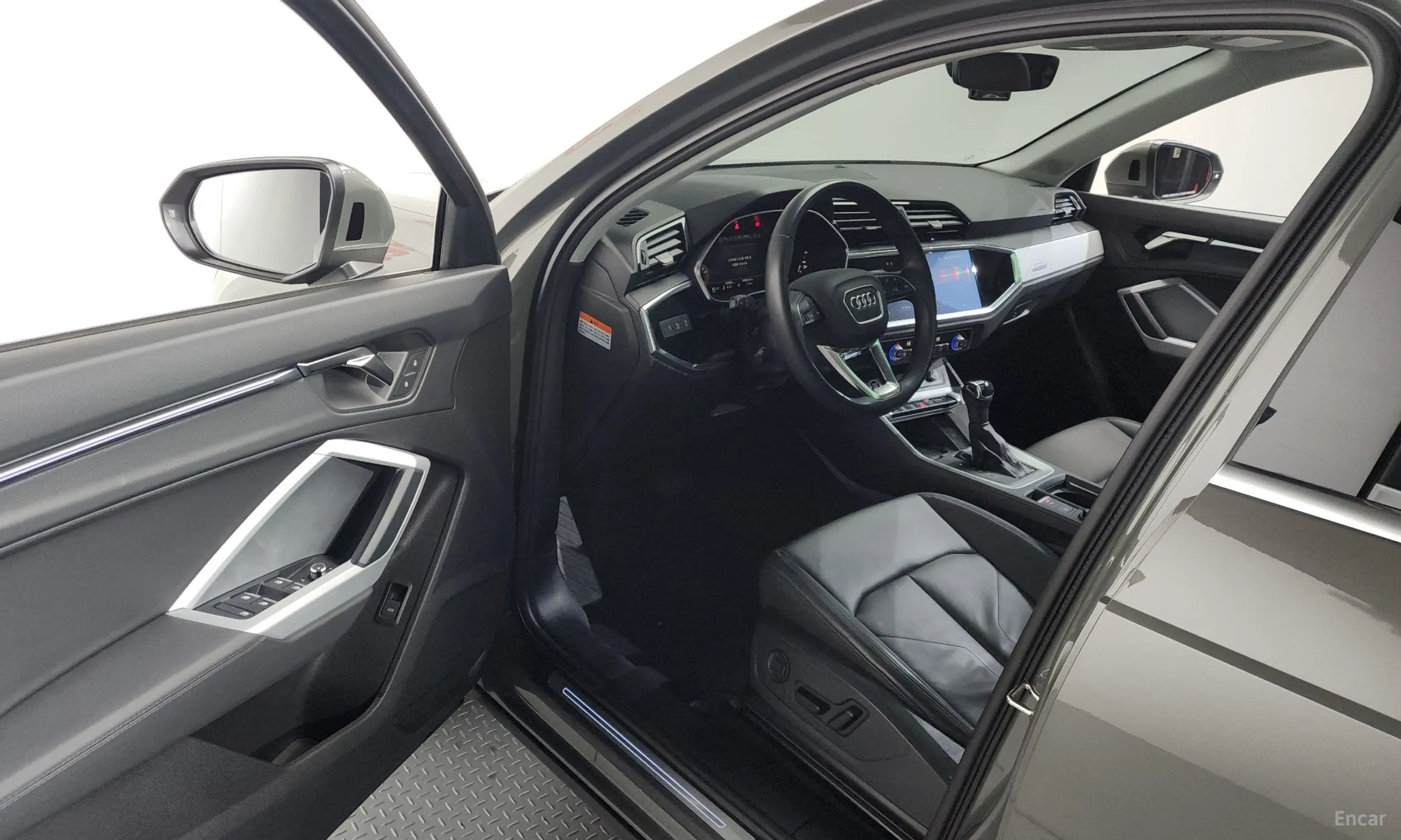 Audi Q3 (F3) превью 10