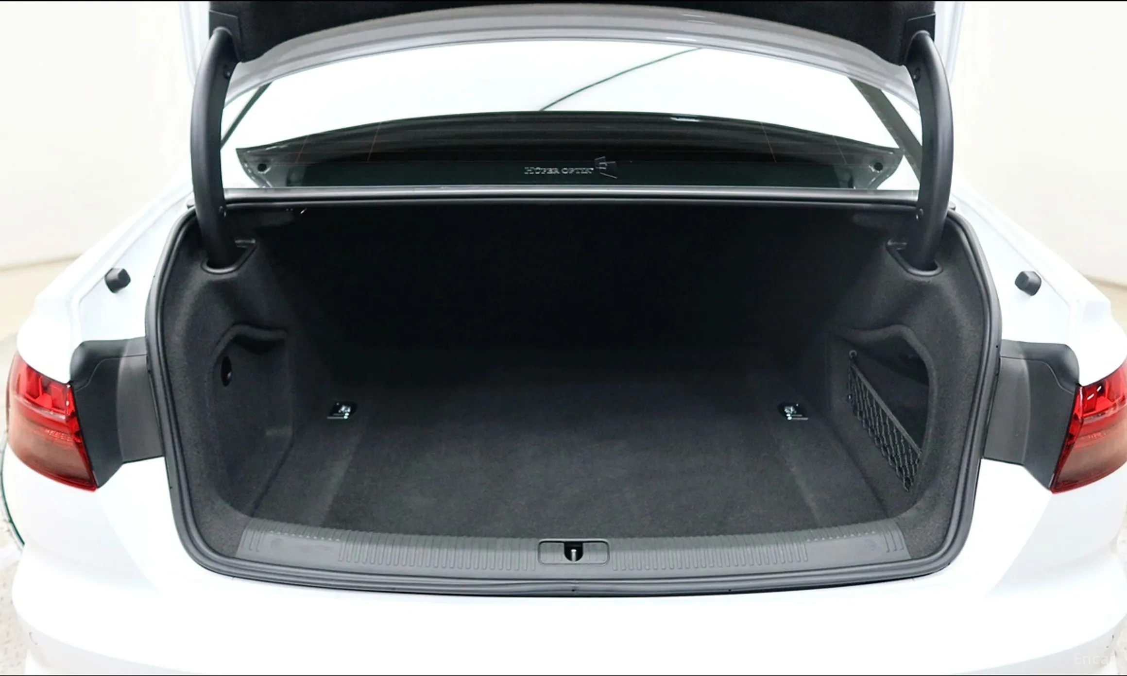 Audi A4 (B9) превью 7