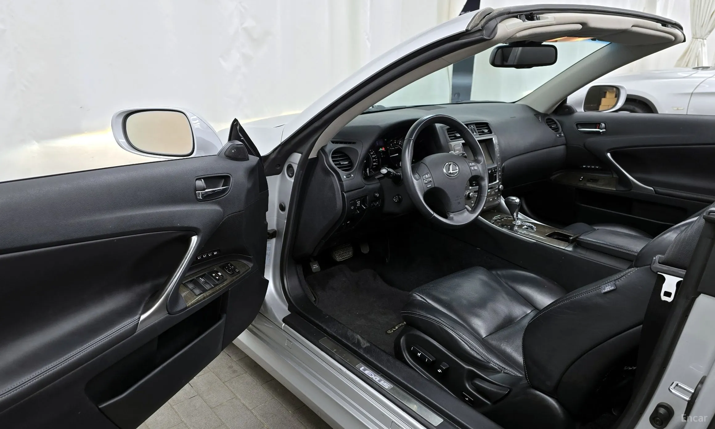 Lexus IS250 превью 10