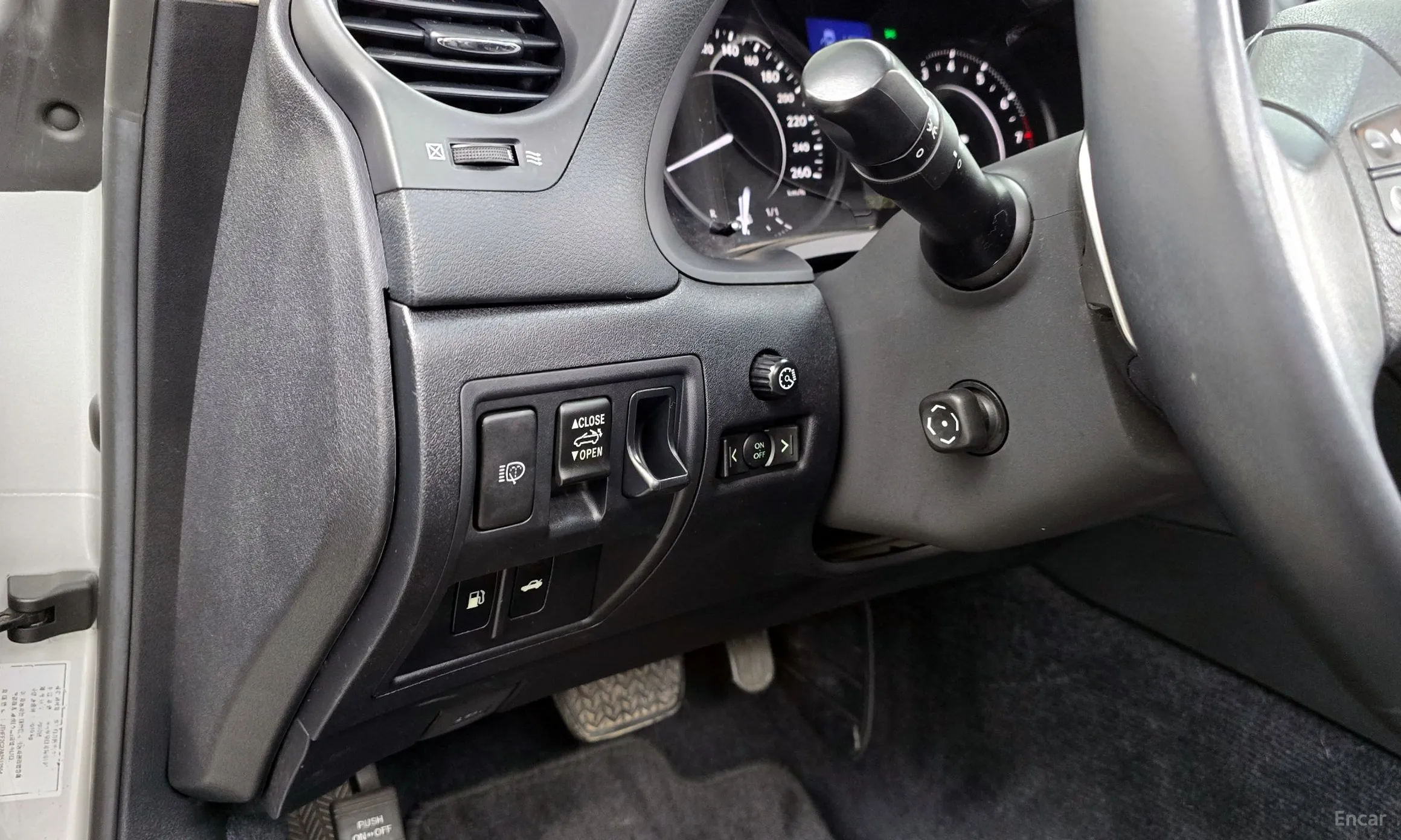 Lexus IS250 превью 16