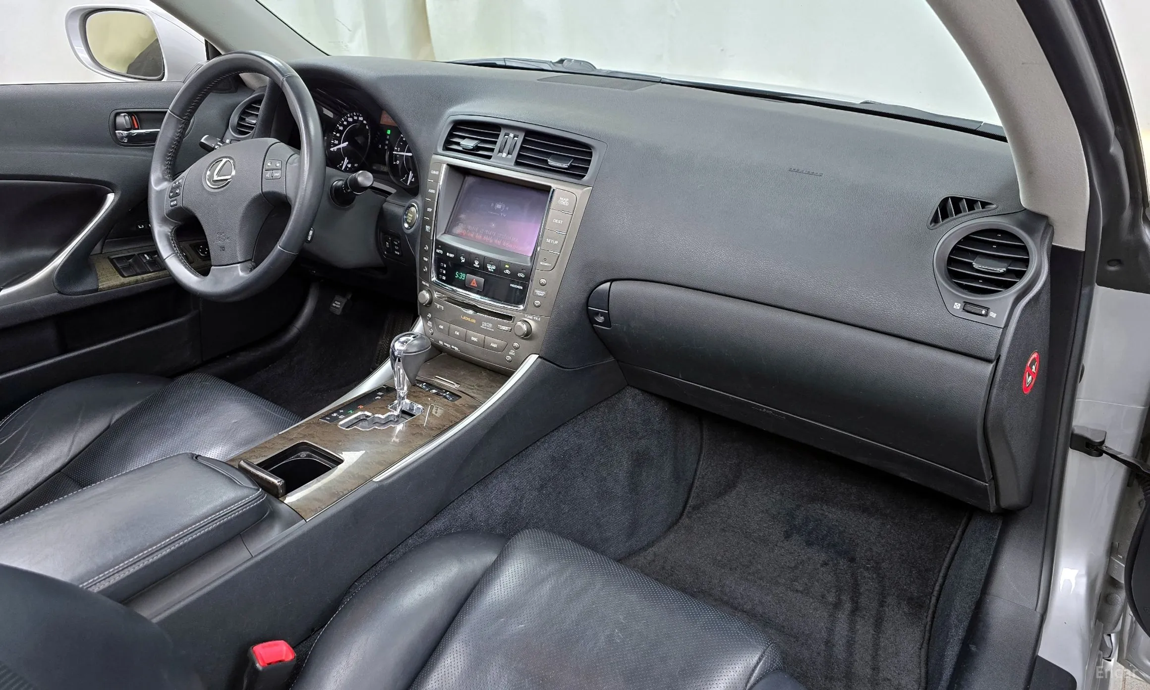 Lexus IS250 превью 7
