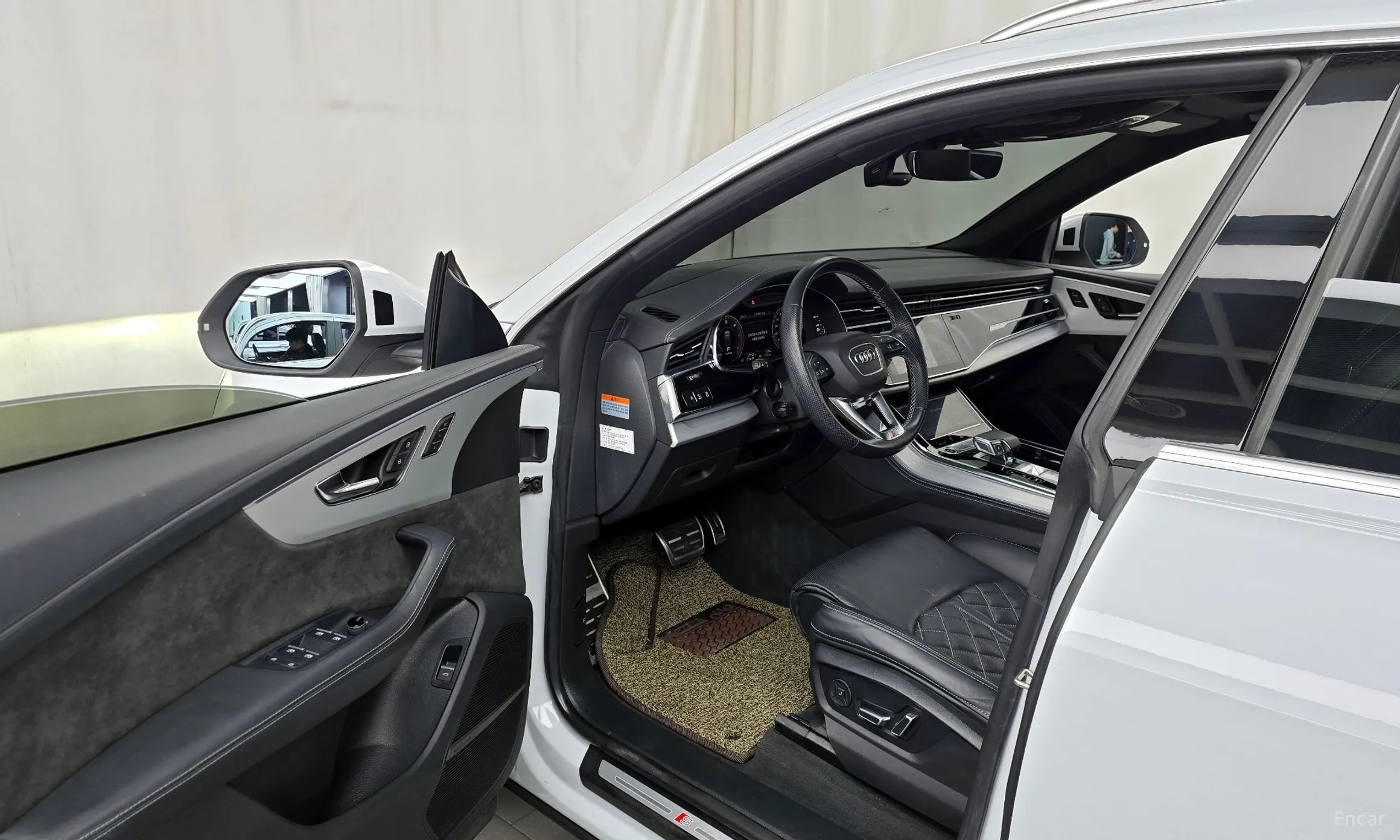 Audi Q8 (4M) превью 10