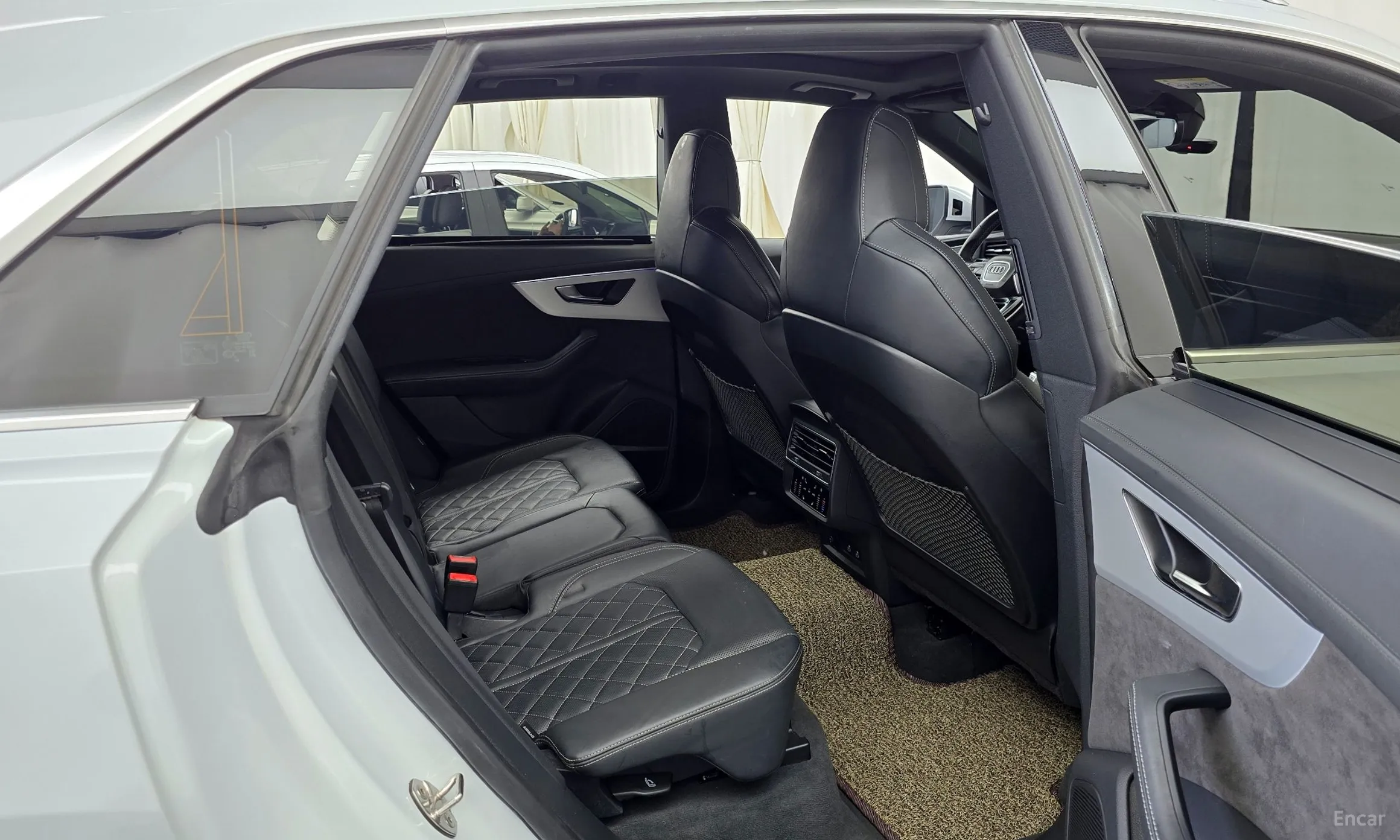 Audi Q8 (4M) превью 12
