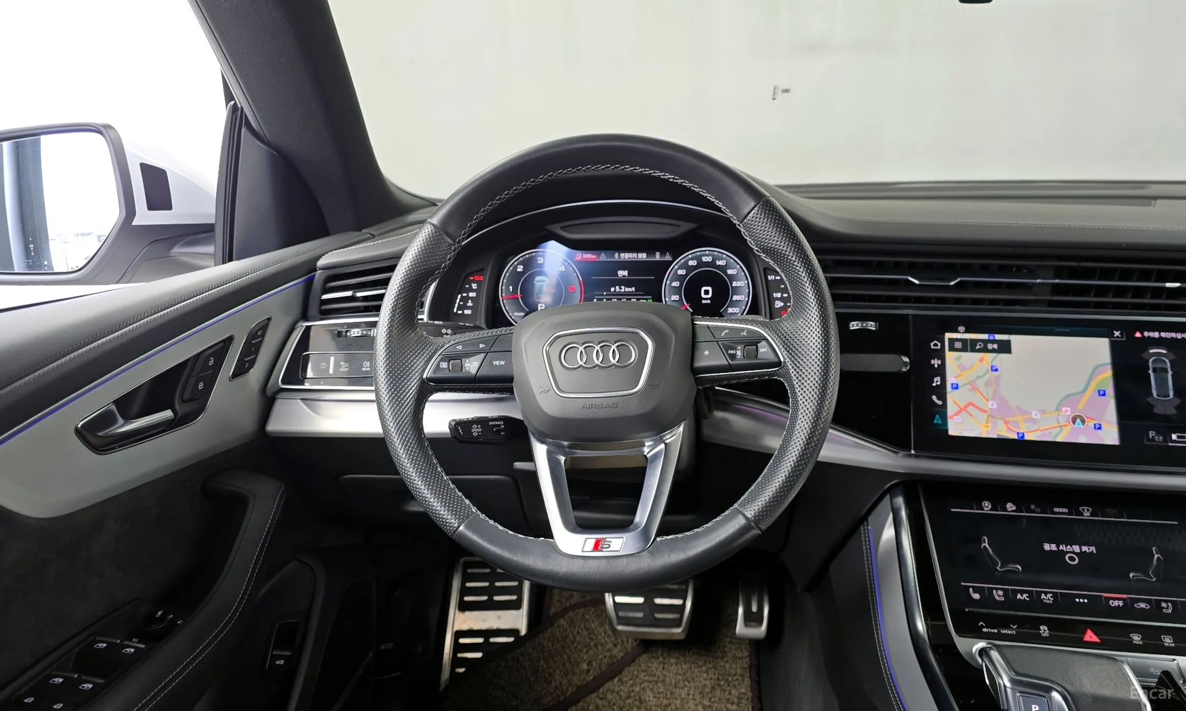 Audi Q8 (4M) превью 13