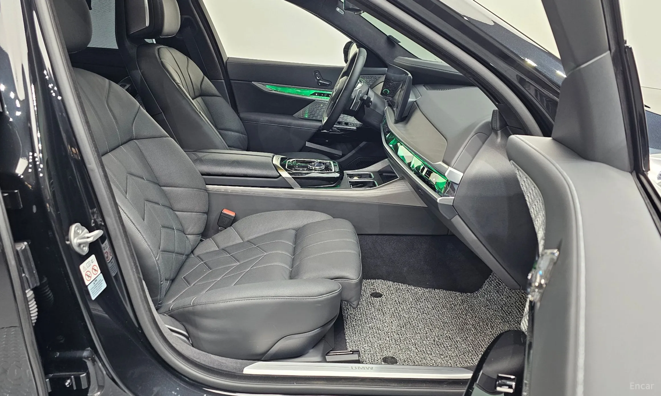 BMW 7 Series (G70) превью 10
