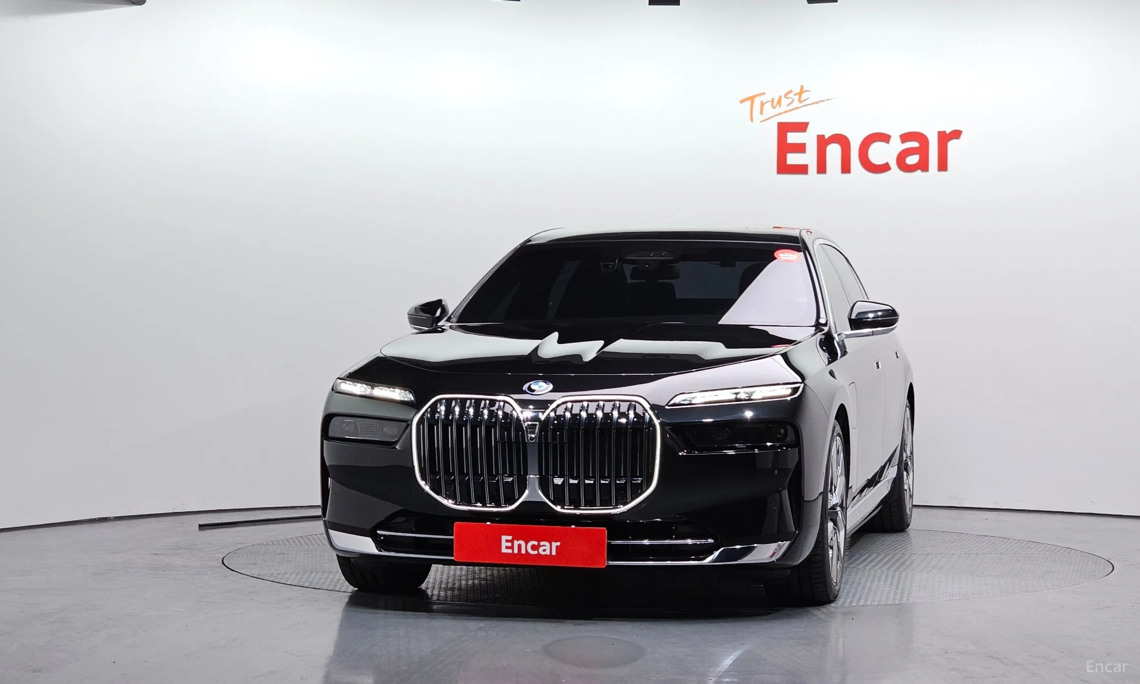 BMW 7 Series (G70) превью 3