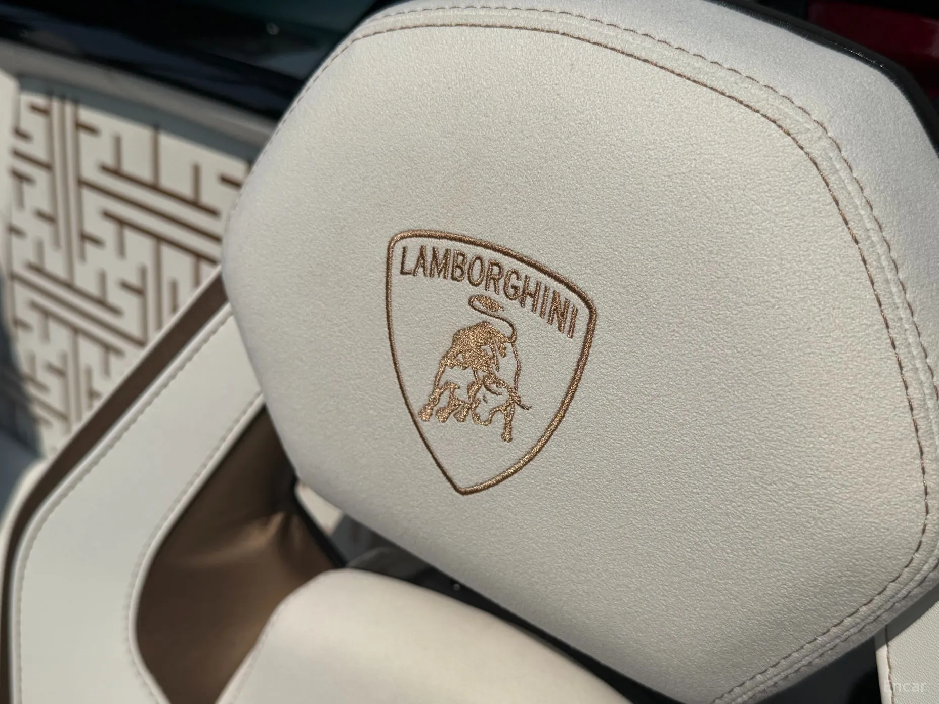 Lamborghini Aventador превью 10