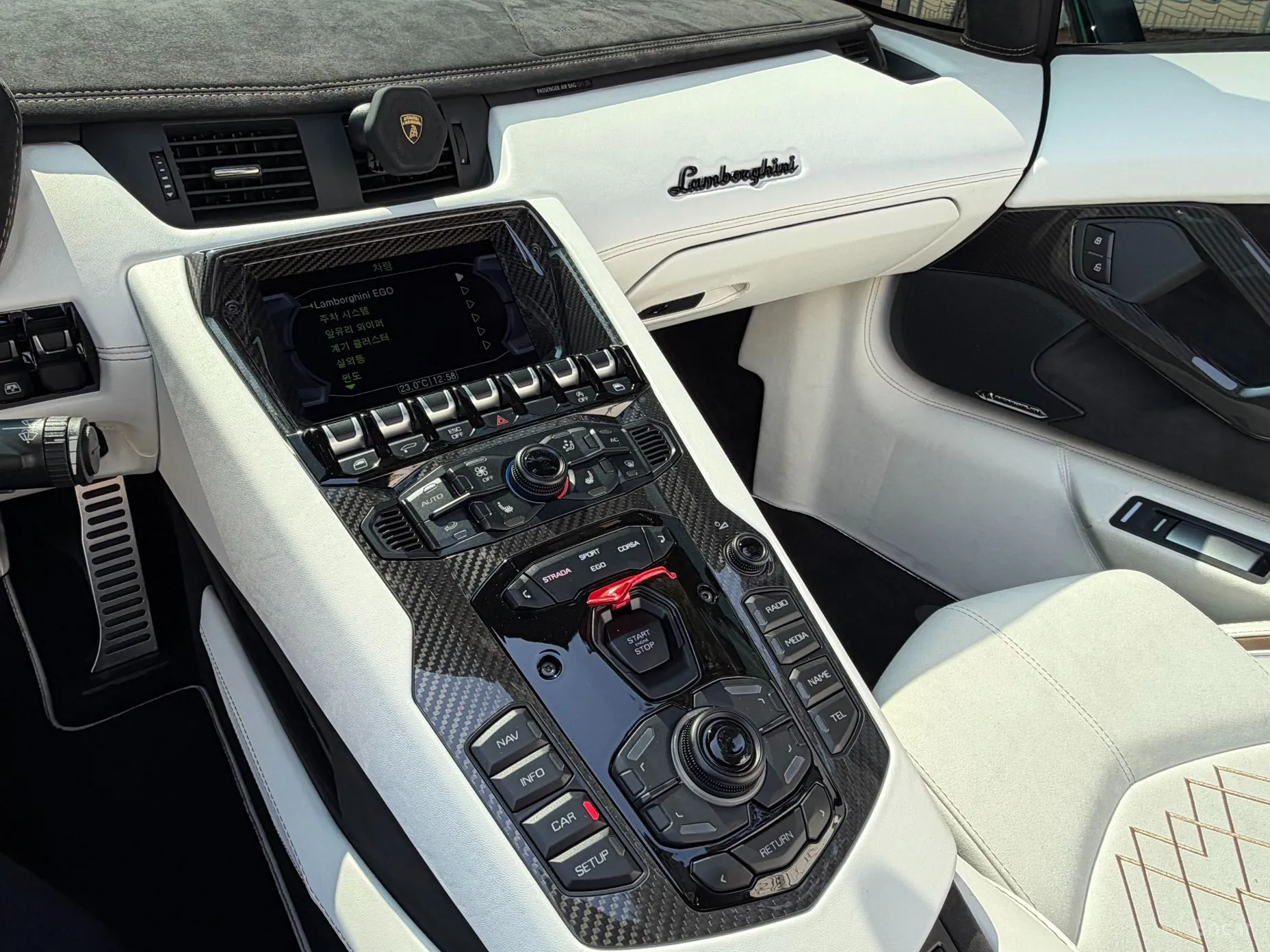 Lamborghini Aventador превью 13