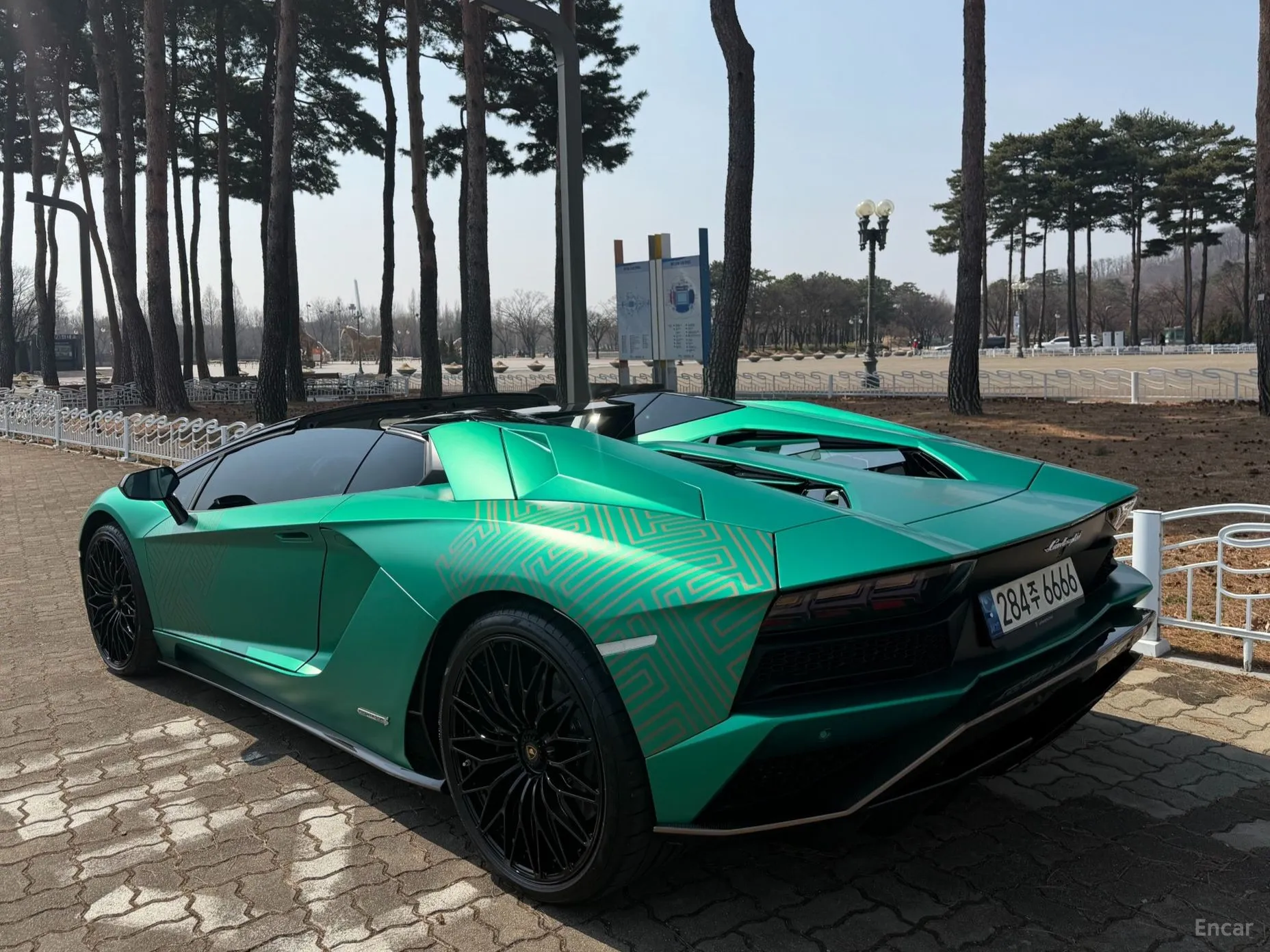 Lamborghini Aventador превью 3