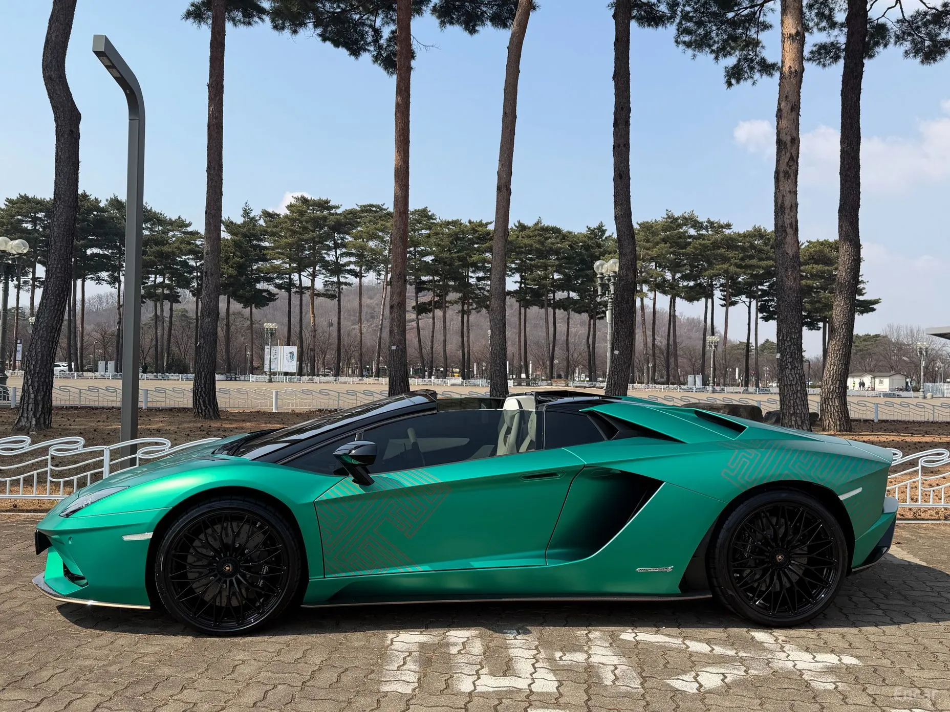 Lamborghini Aventador превью 6