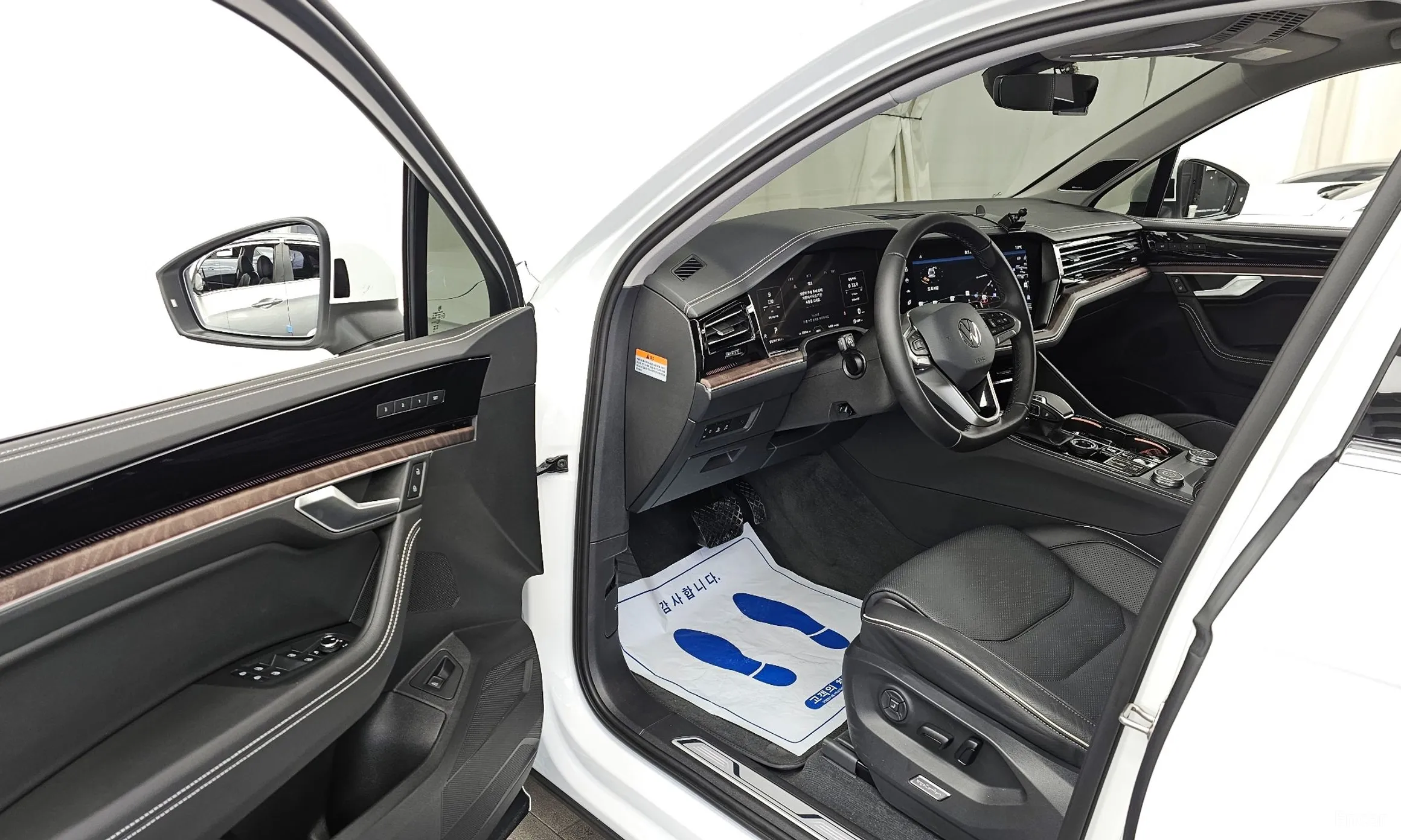 Volkswagen Touareg 3rd Generation превью 10