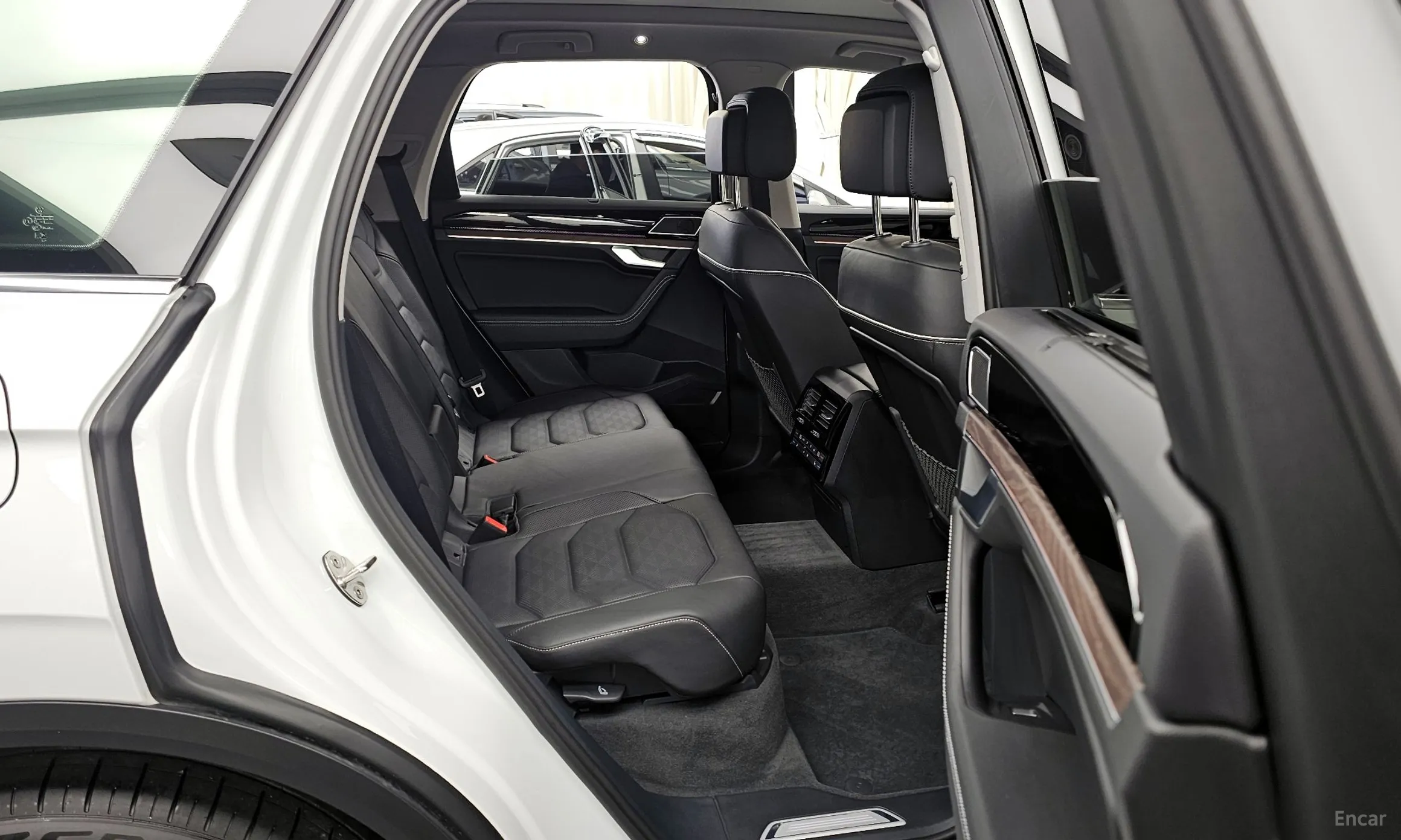 Volkswagen Touareg 3rd Generation превью 12