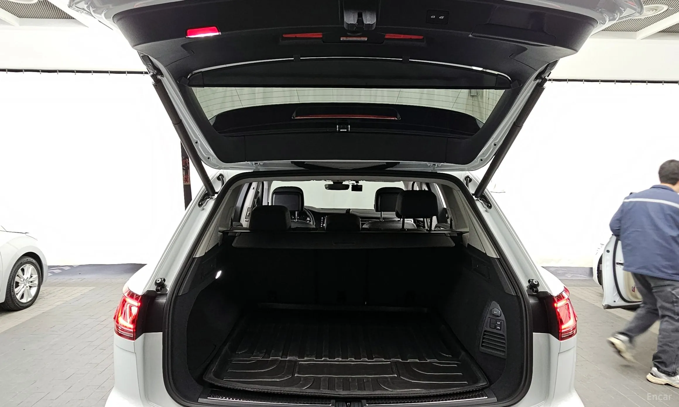 Volkswagen Touareg 3rd Generation превью 20