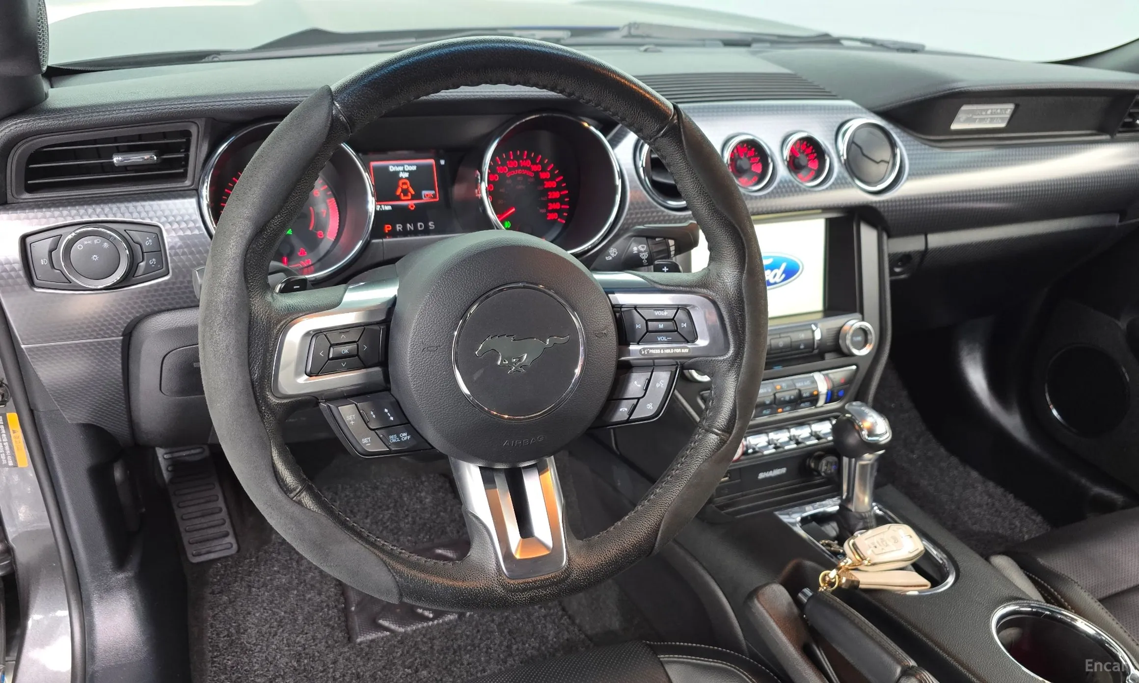 Ford Mustang превью 13