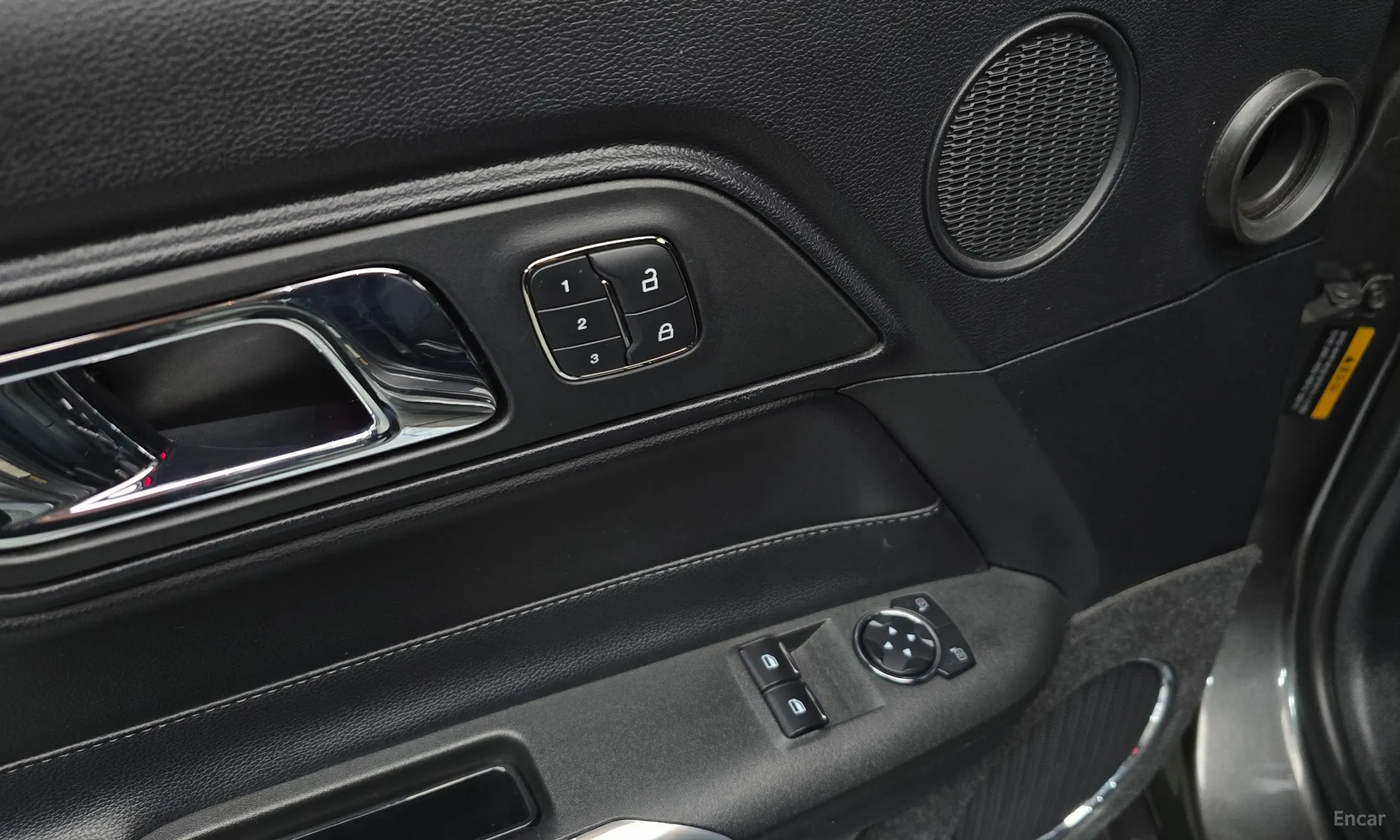 Ford Mustang превью 18