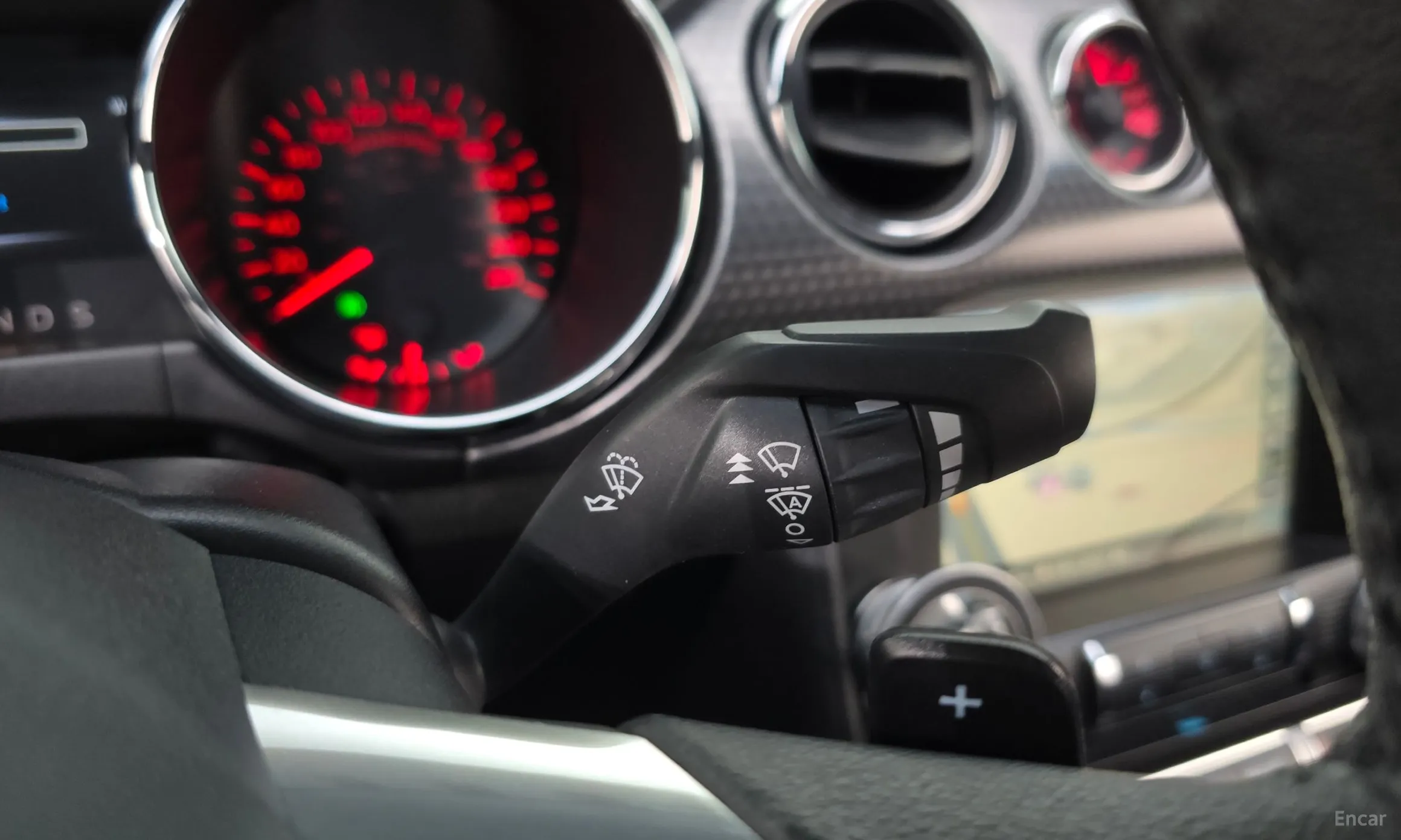 Ford Mustang превью 19
