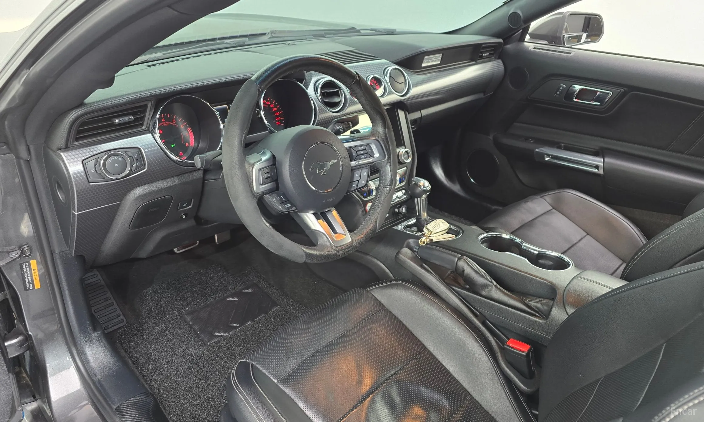Ford Mustang превью 7
