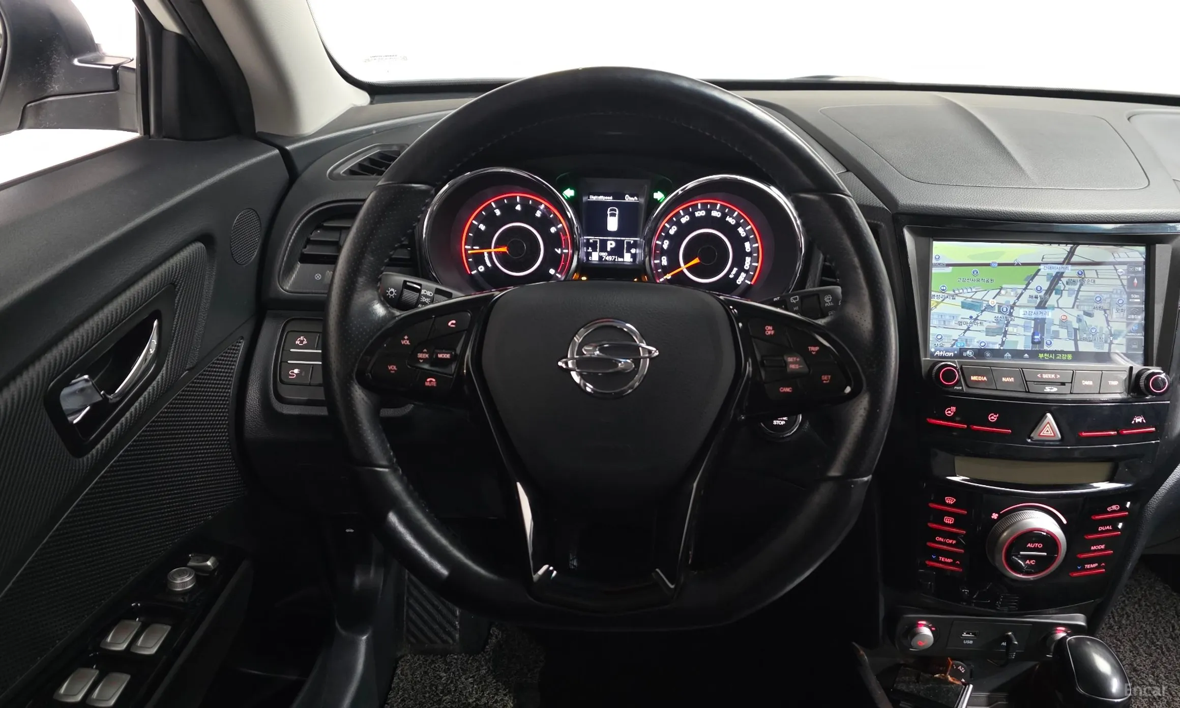 KG Mobility (SsangYong) Tivoli Air превью 13