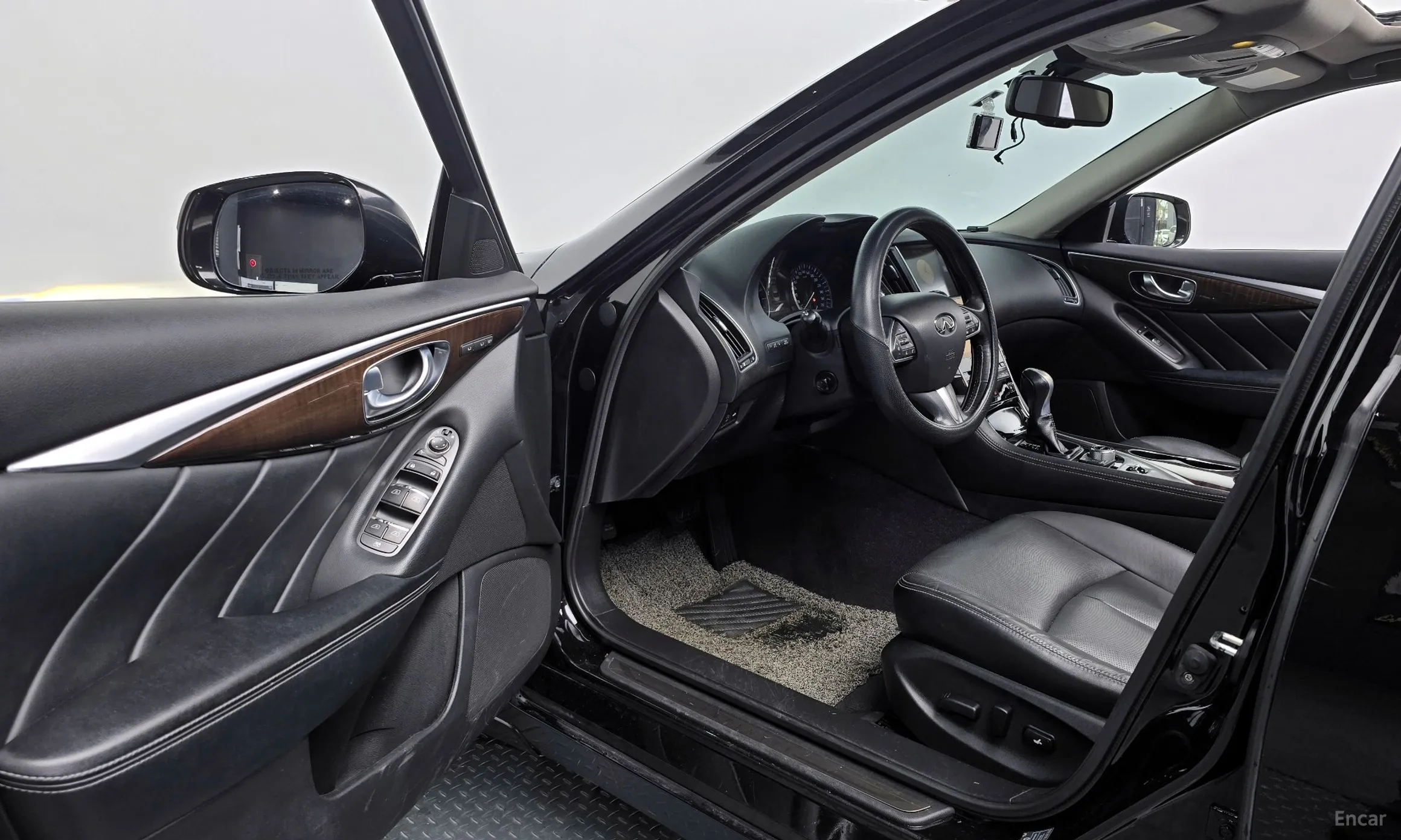 Infiniti Q50 превью 11