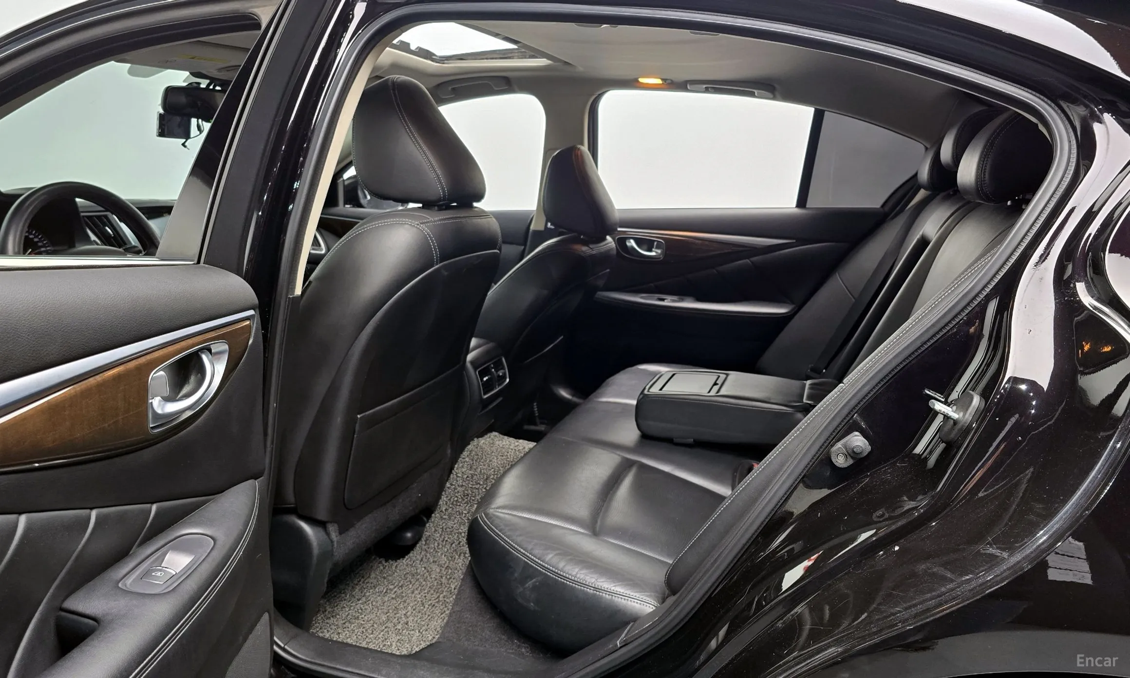 Infiniti Q50 превью 13