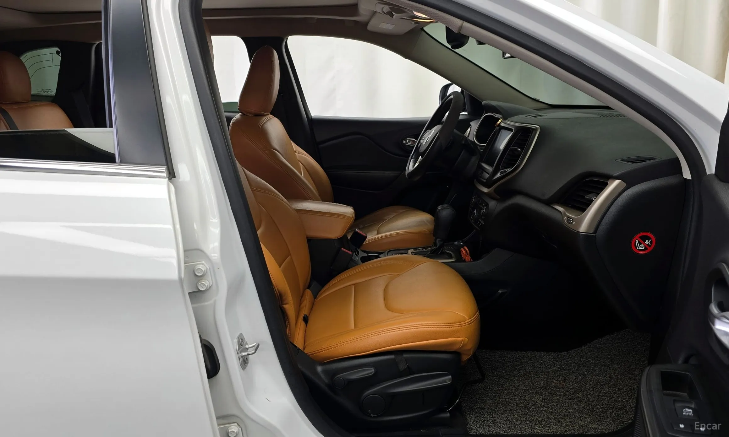 Jeep Cherokee (KL) превью 10